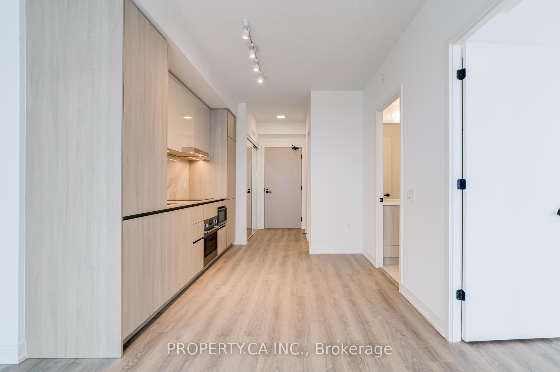 Photo 7 of Unit 4010, 8 Interchange Way, Vaughan, Vaughan Corporate Centre — HOMEH