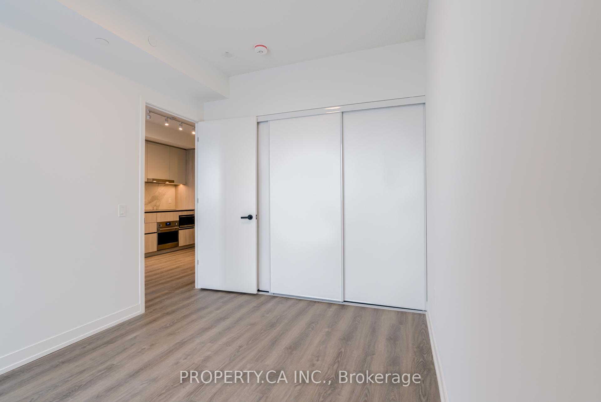 Photo 9 of Unit 4010, 8 Interchange Way, Vaughan, Vaughan Corporate Centre — HOMEH