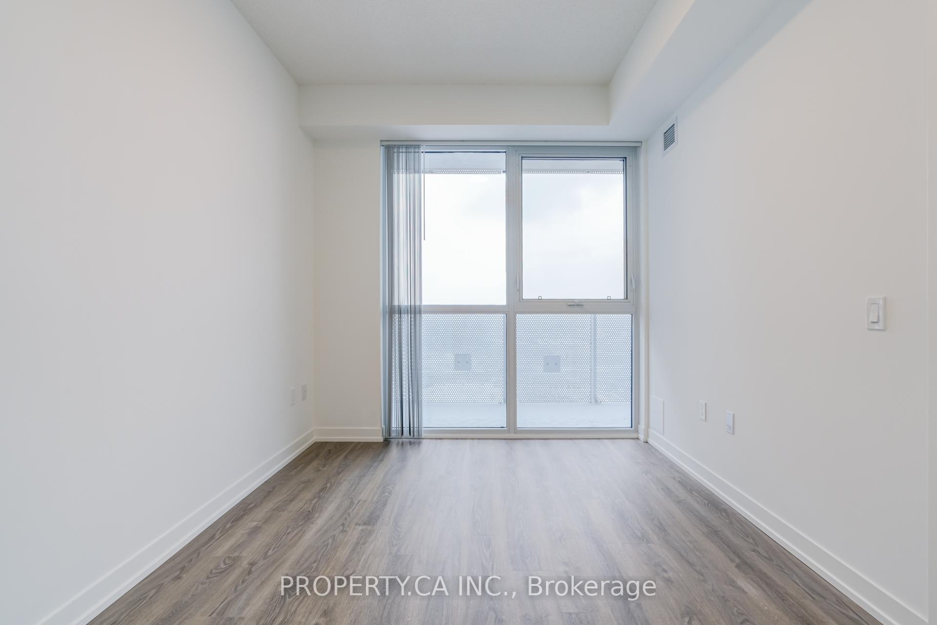 Photo 11 of Unit 4010, 8 Interchange Way, Vaughan, Vaughan Corporate Centre — HOMEH