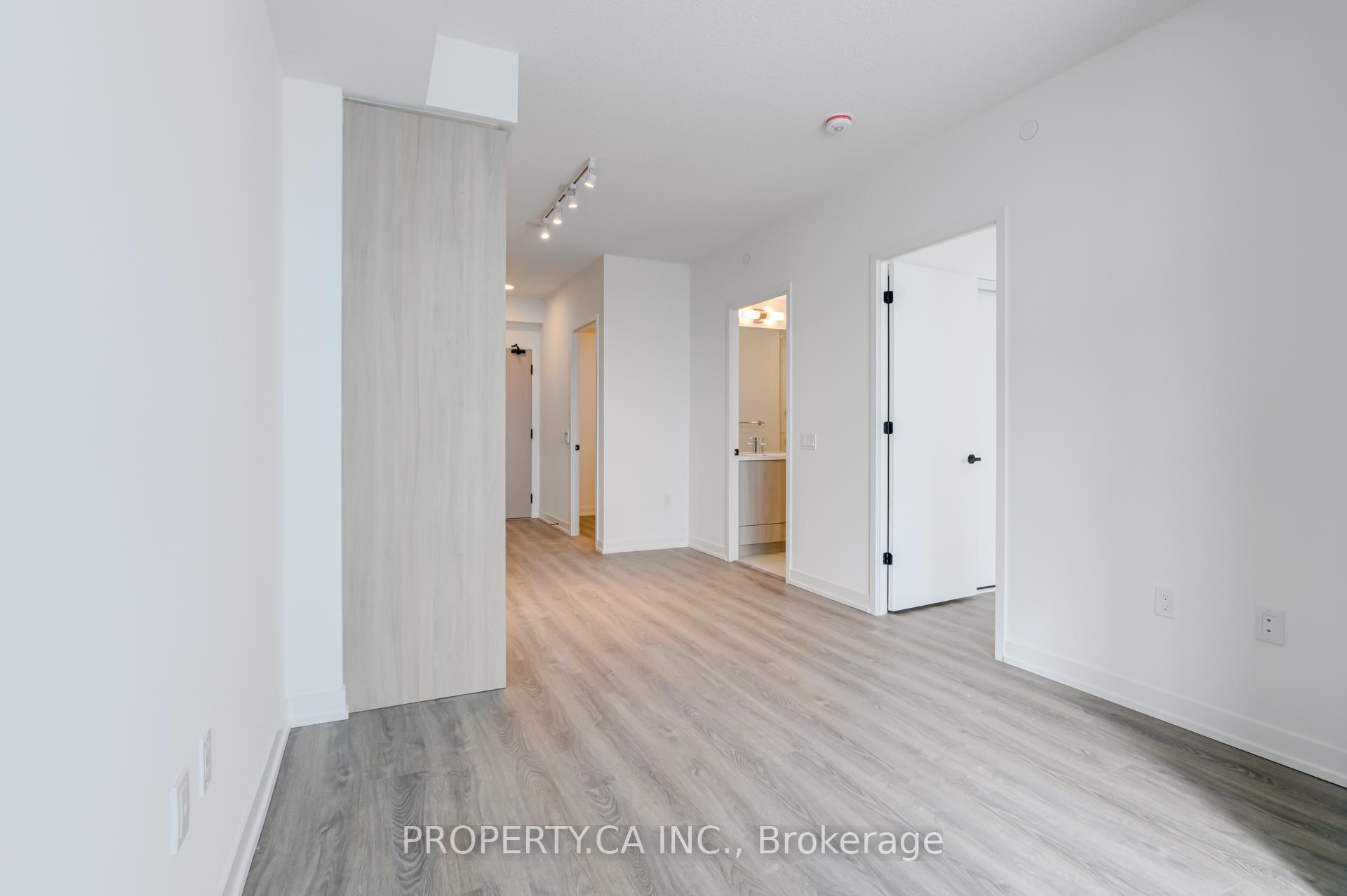 Photo 15 of Unit 4010, 8 Interchange Way, Vaughan, Vaughan Corporate Centre — HOMEH