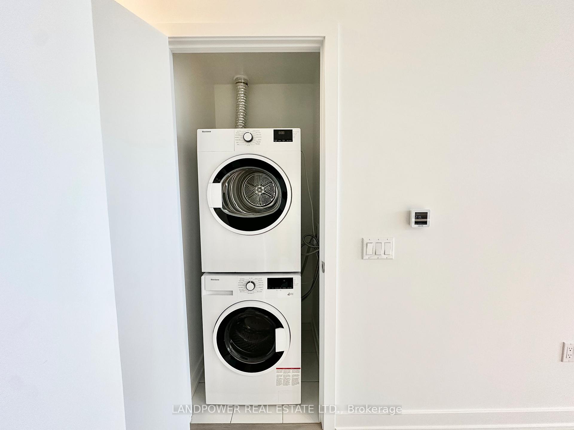 Photo 13 of Unit 1610, 110 Broadway Avenue, Toronto, Mount Pleasant West — HOMEH