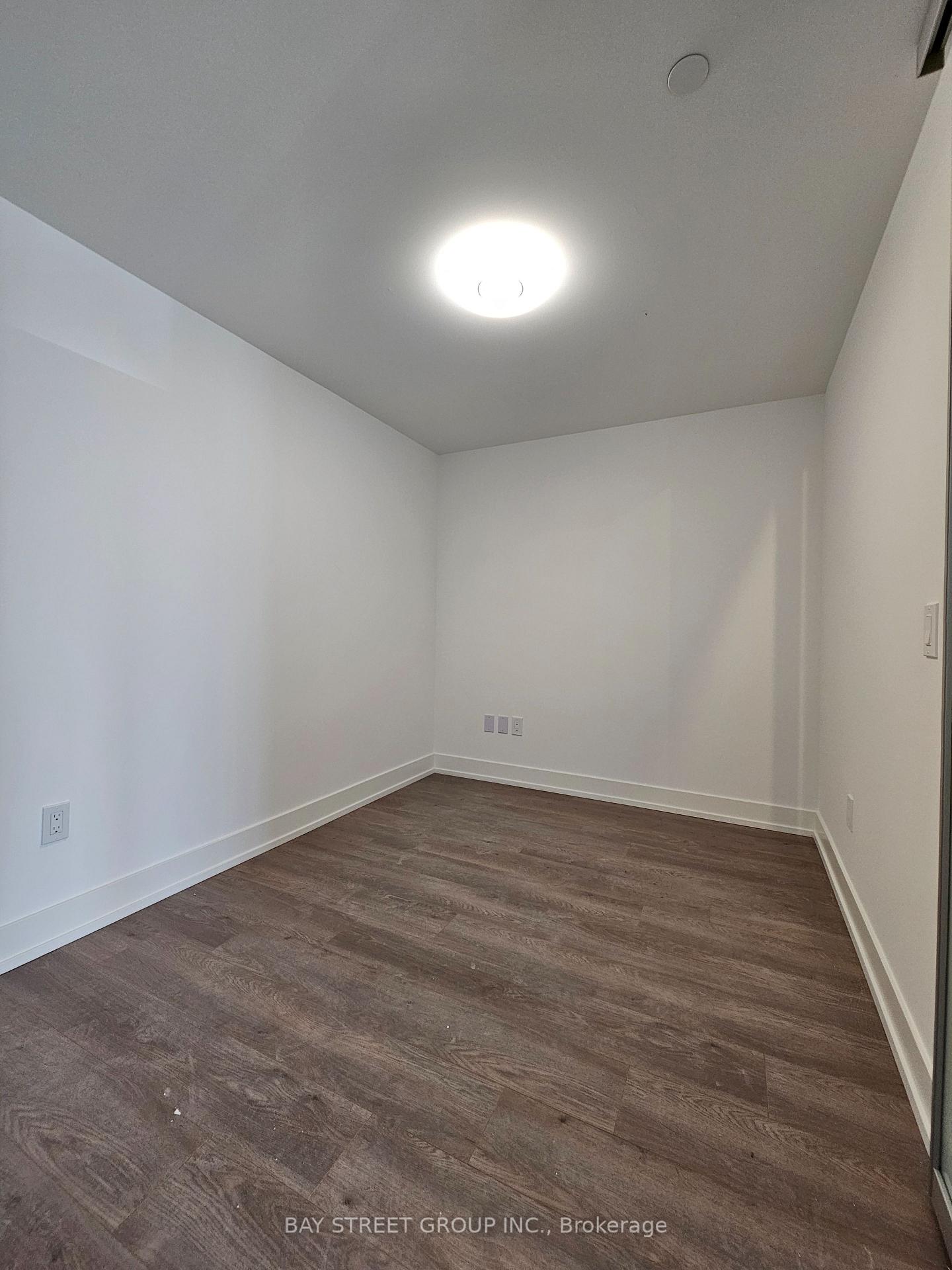 Photo 5 of Unit 312, 8 Cedarland Drive, Markham, Unionville — HOMEH