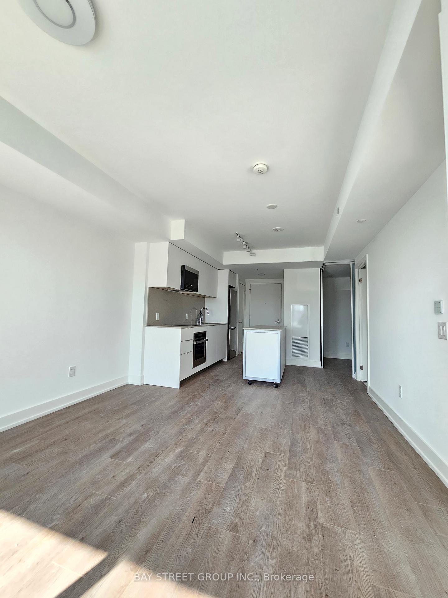 Photo 9 of Unit 312, 8 Cedarland Drive, Markham, Unionville — HOMEH