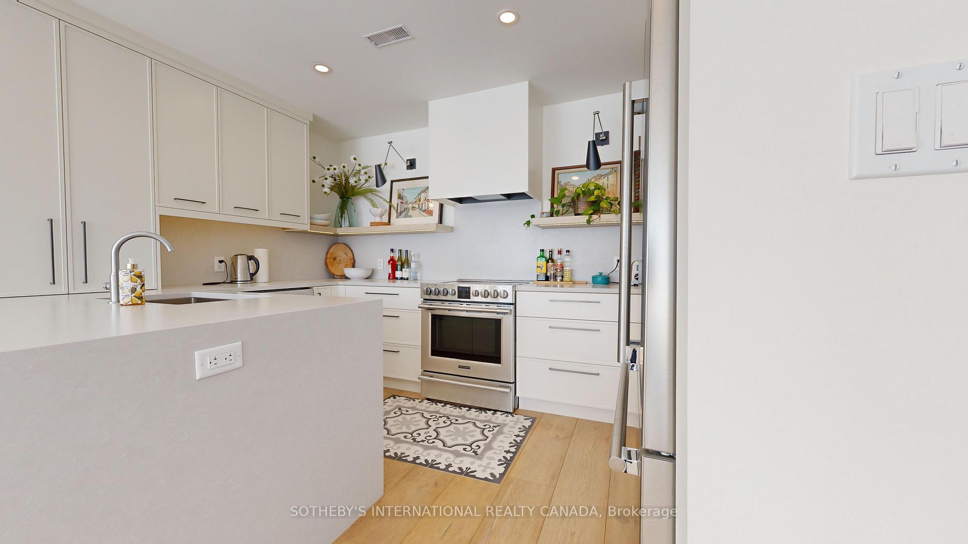 Photo 10 of 540 Mariners Way, Collingwood — HOMEH
