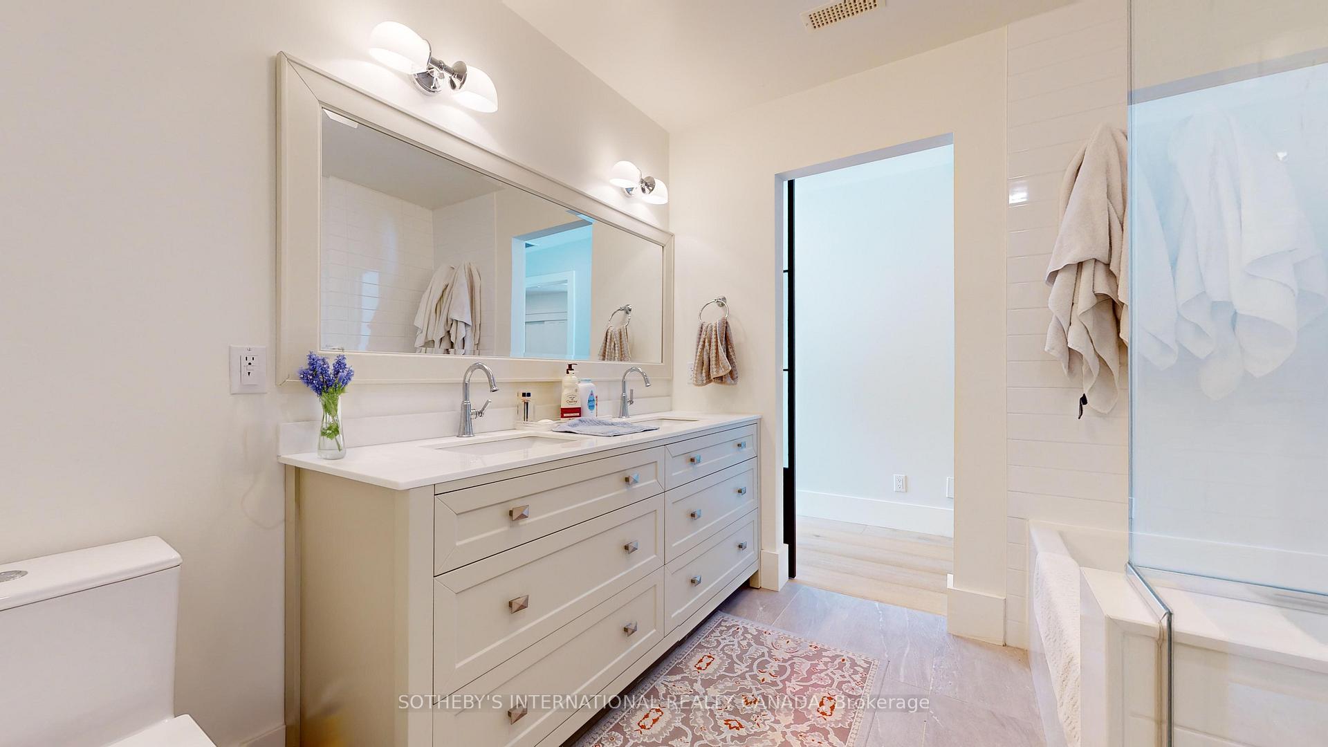 Photo 16 of 540 Mariners Way, Collingwood — HOMEH