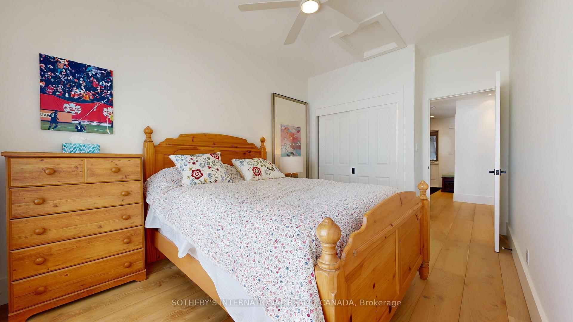 Photo 17 of 540 Mariners Way, Collingwood — HOMEH