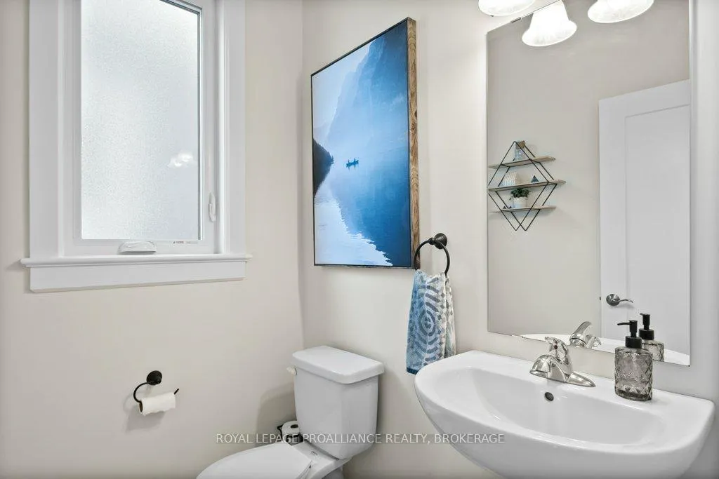 Photo 5 of 103 Pearce Street, Loyalist, Amherstview — HOMEH