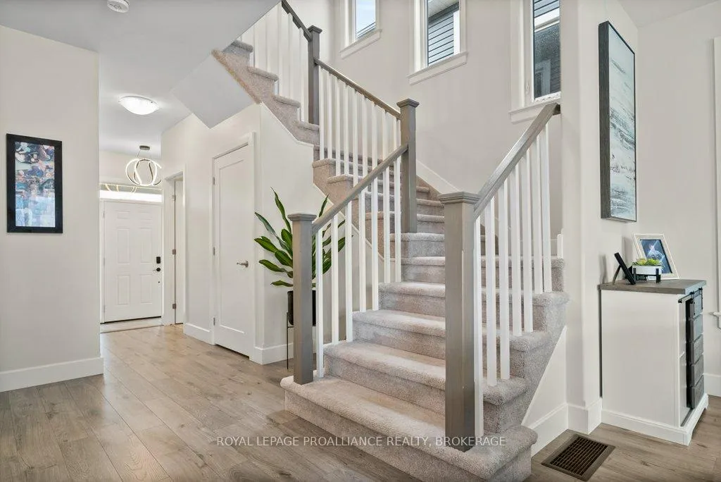 Photo 7 of 103 Pearce Street, Loyalist, Amherstview — HOMEH