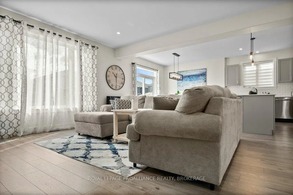 Photo 10 of 103 Pearce Street, Loyalist, Amherstview — HOMEH