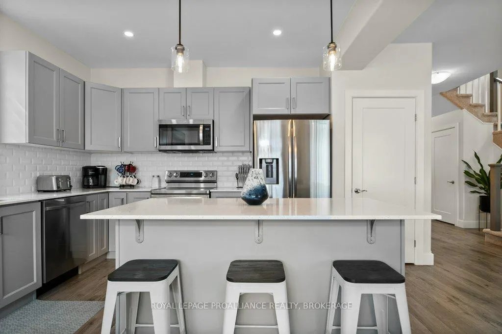 Photo 19 of 103 Pearce Street, Loyalist, Amherstview — HOMEH