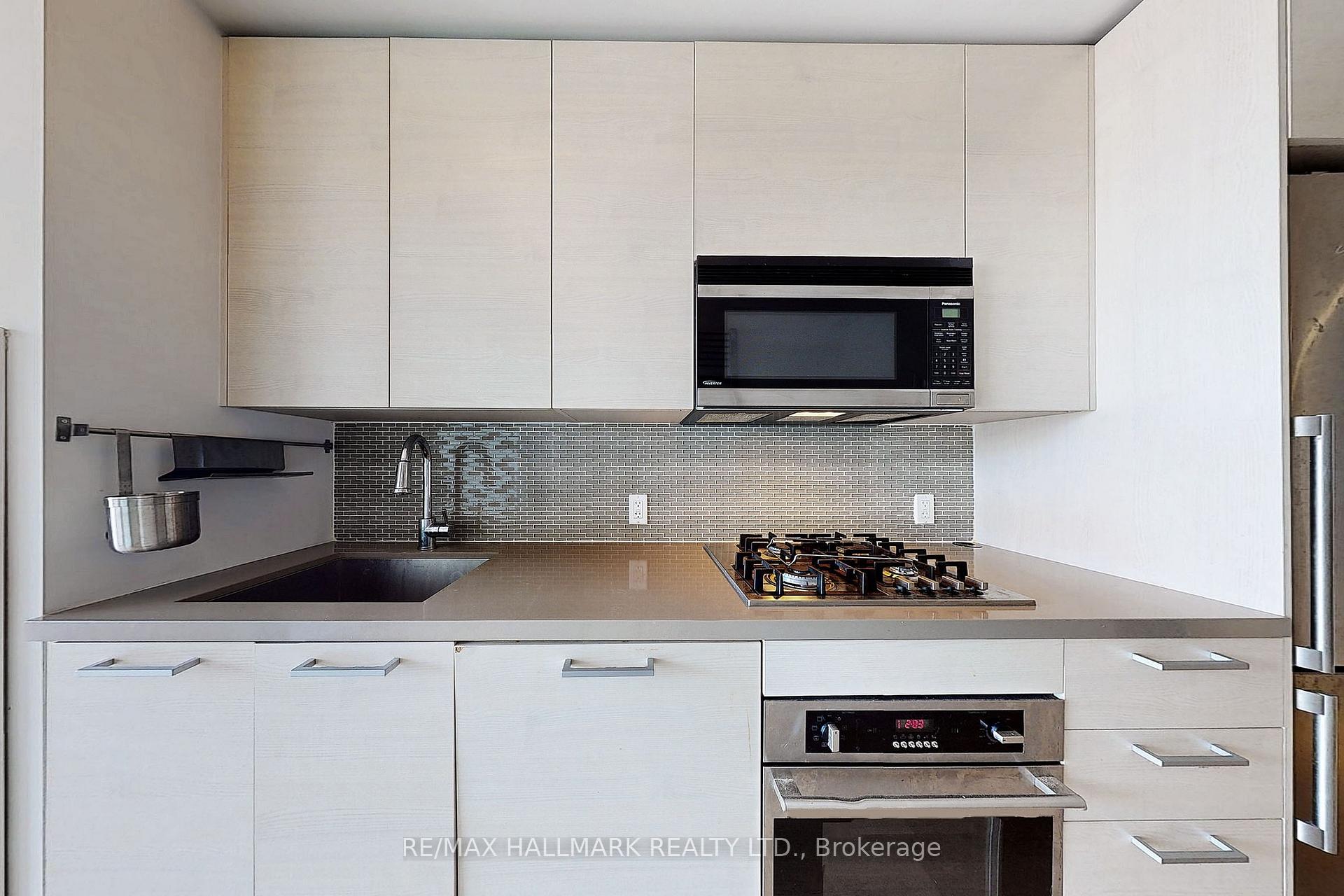 Photo 7 of Unit 406, 60 Haslett Avenue, Toronto, The Beaches — HOMEH
