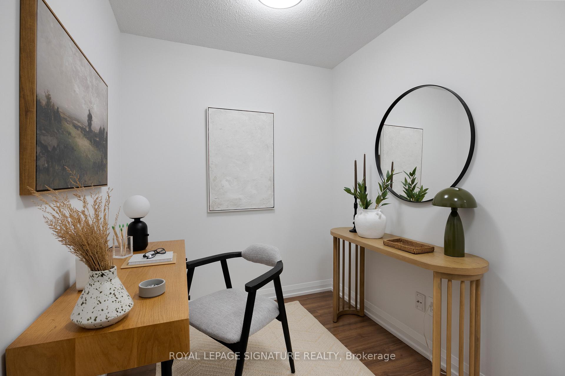 Photo 2 of Unit 110, 305 Roehampton Avenue, Toronto, Mount Pleasant East — HOMEH
