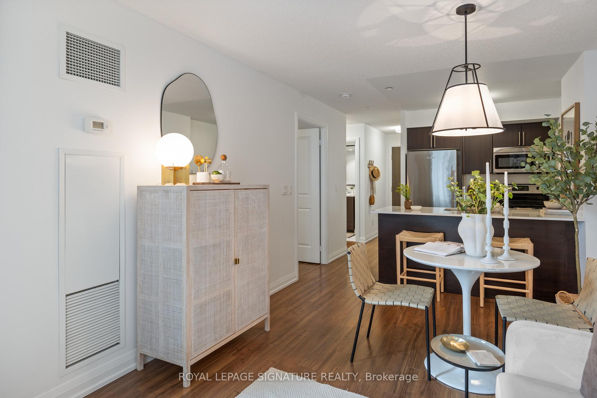 Photo 4 of Unit 110, 305 Roehampton Avenue, Toronto, Mount Pleasant East — HOMEH