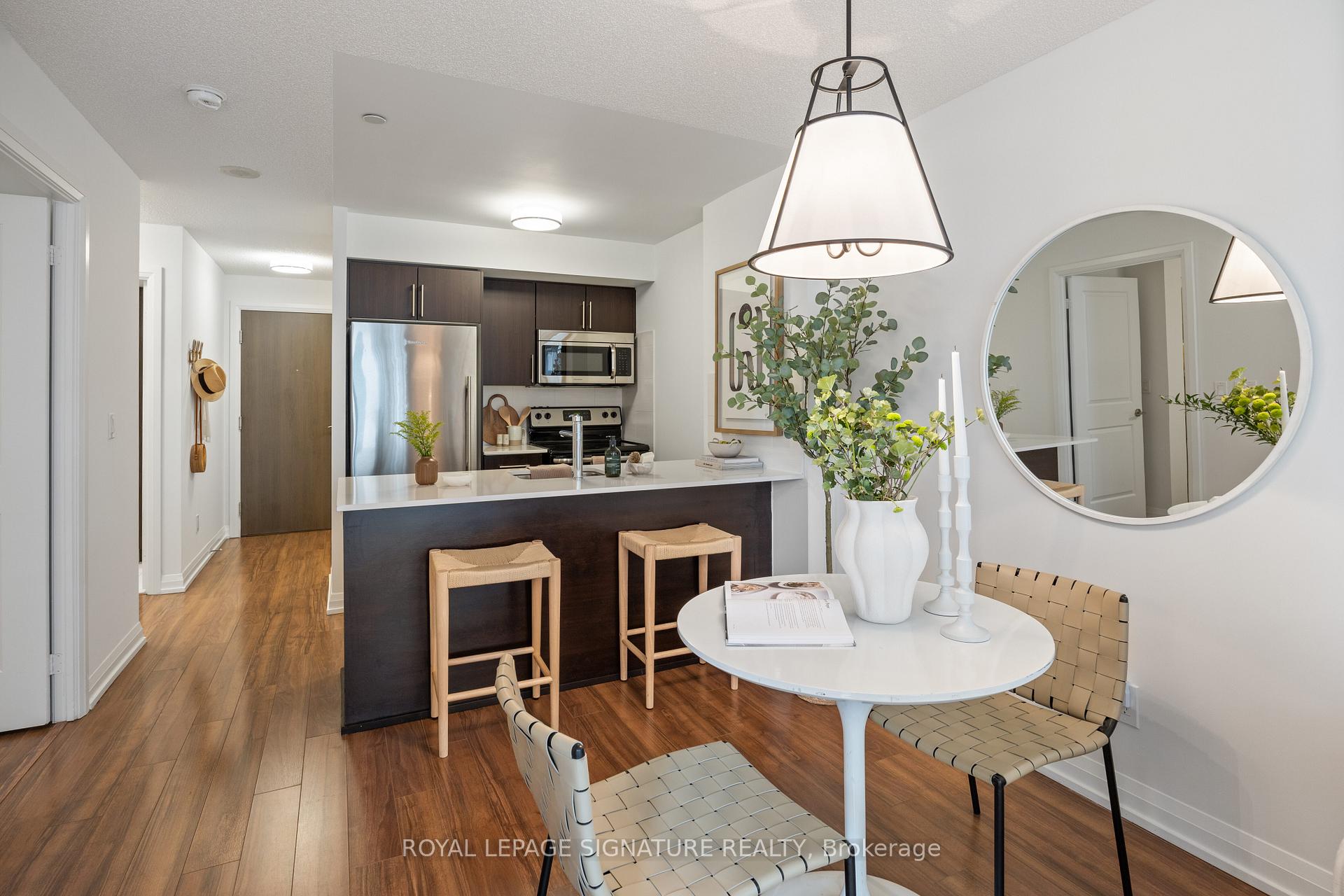 Photo 5 of Unit 110, 305 Roehampton Avenue, Toronto, Mount Pleasant East — HOMEH