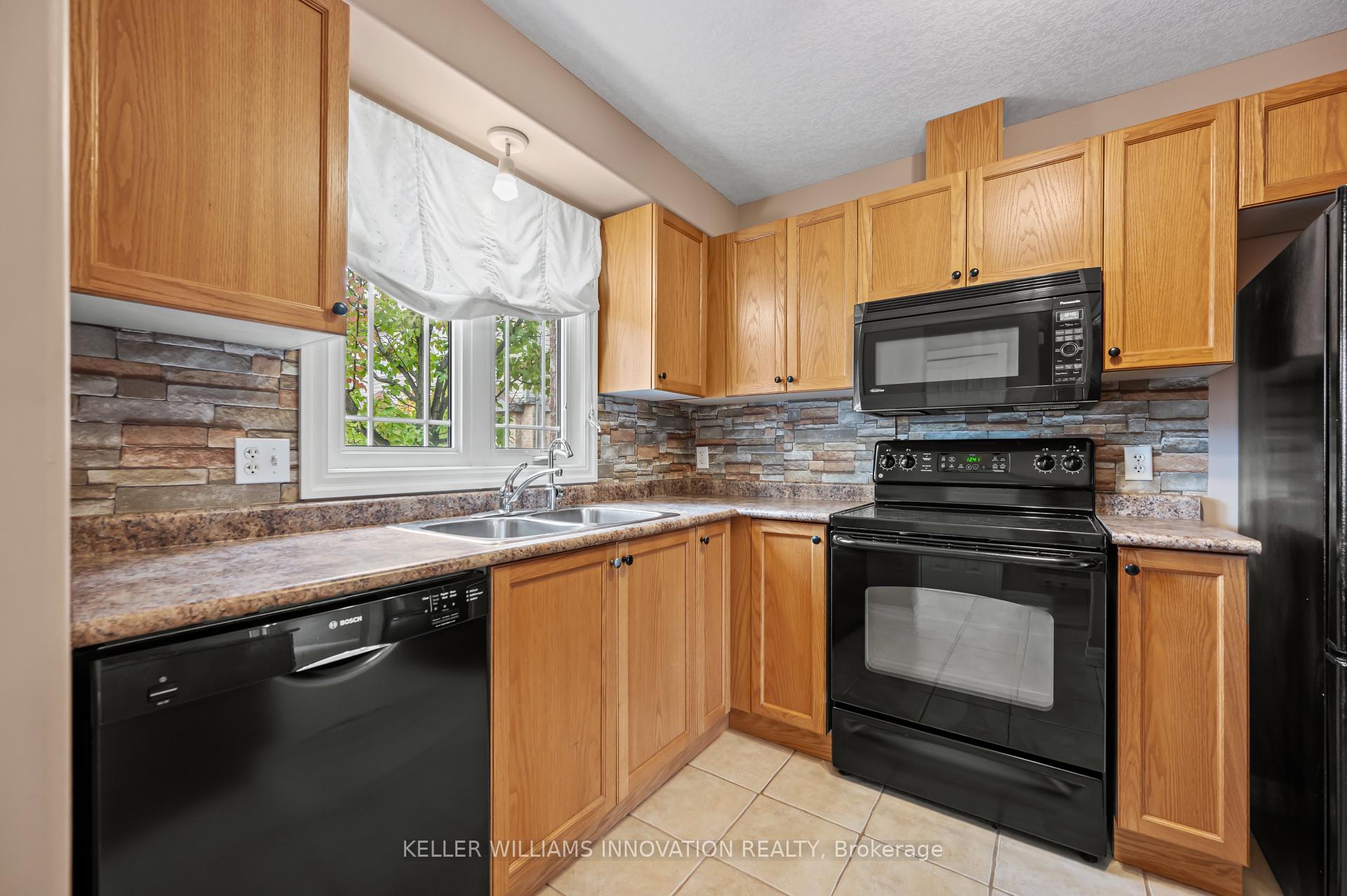 Photo 5 of Unit 50, 535 Windflower Crescent, Kitchener, Larentian West — HOMEH