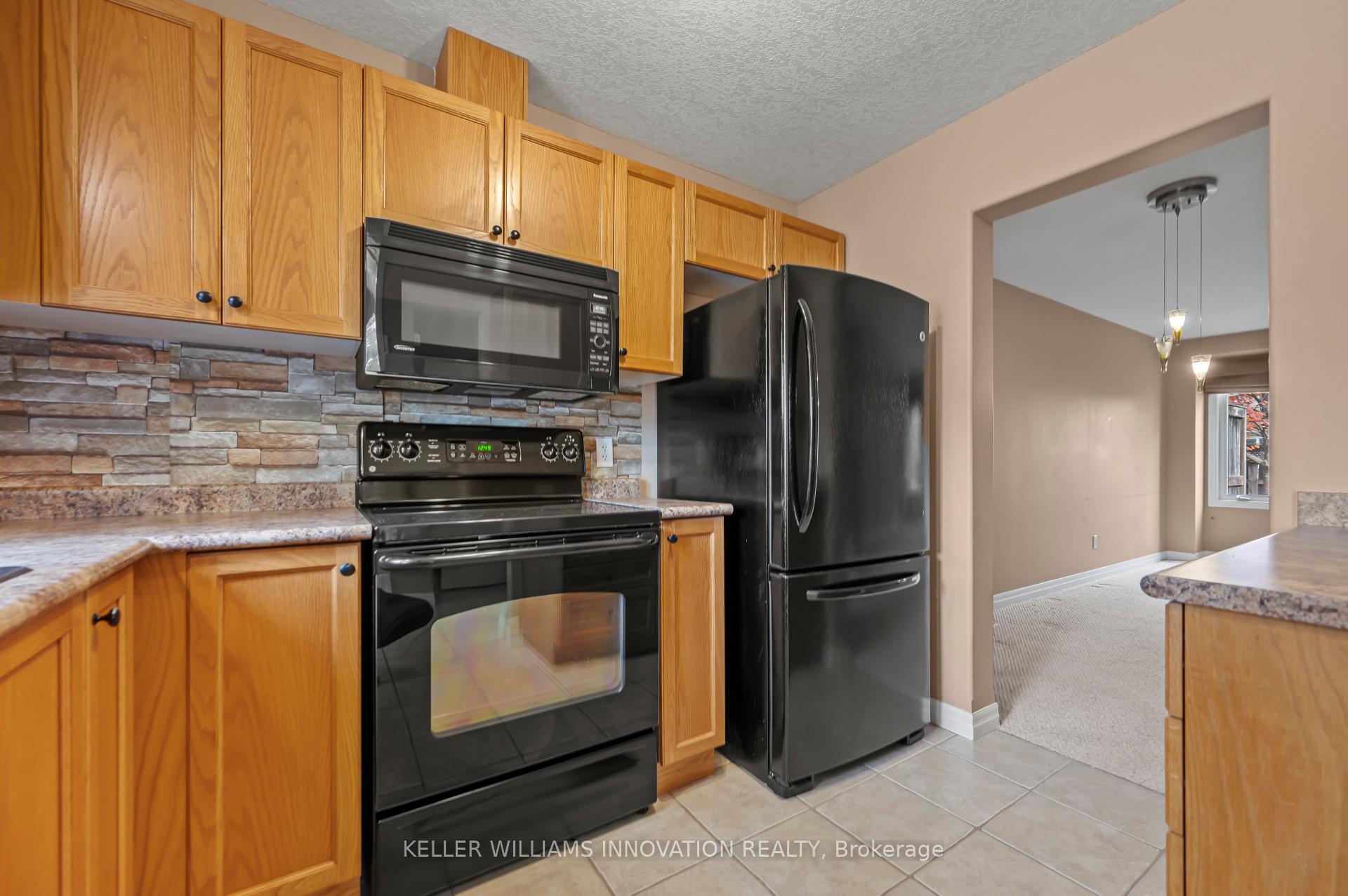 Photo 7 of Unit 50, 535 Windflower Crescent, Kitchener, Larentian West — HOMEH