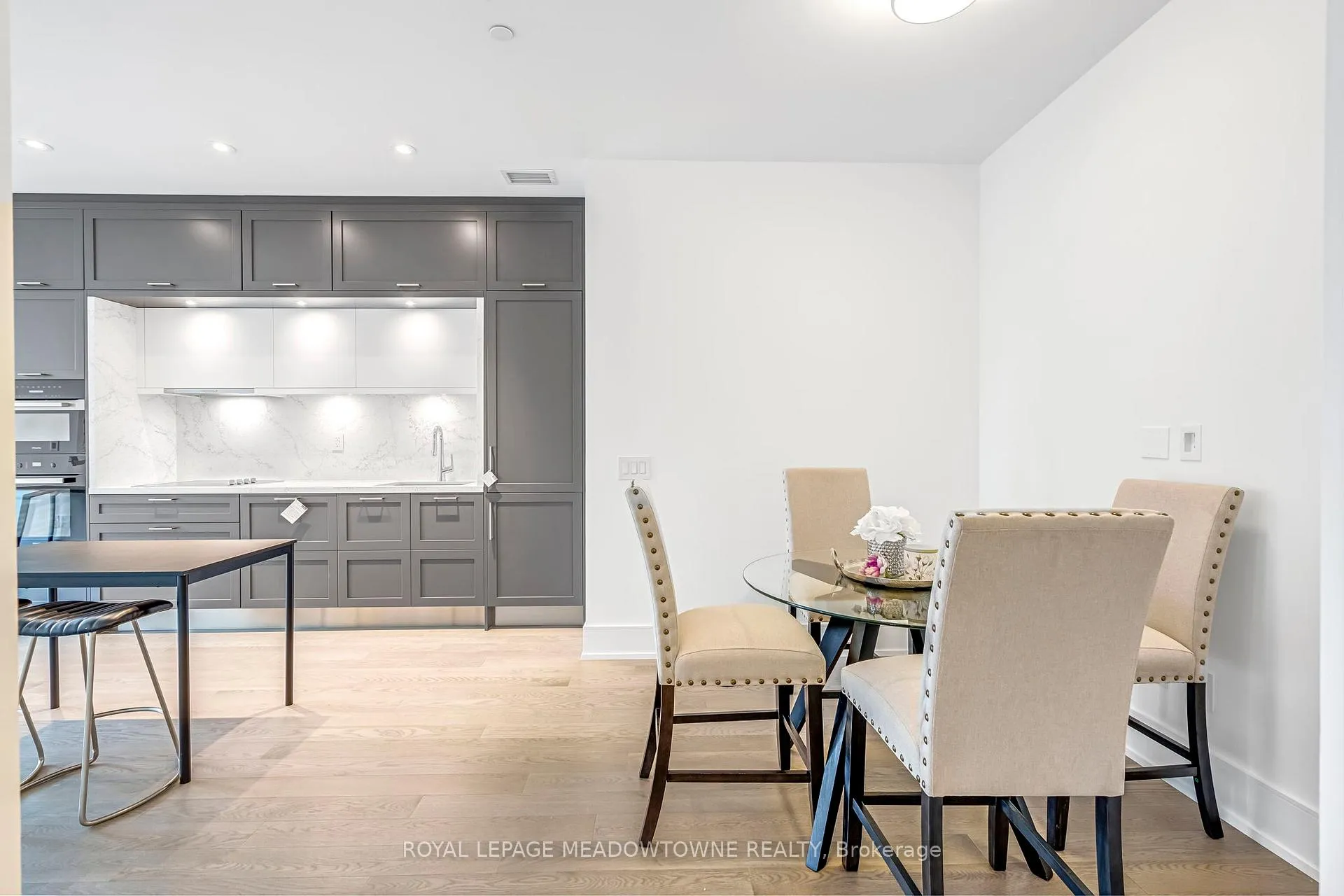 Photo 8 of Unit 826, 155 Merchants' Wharf, Toronto, Waterfront Communities — HOMEH