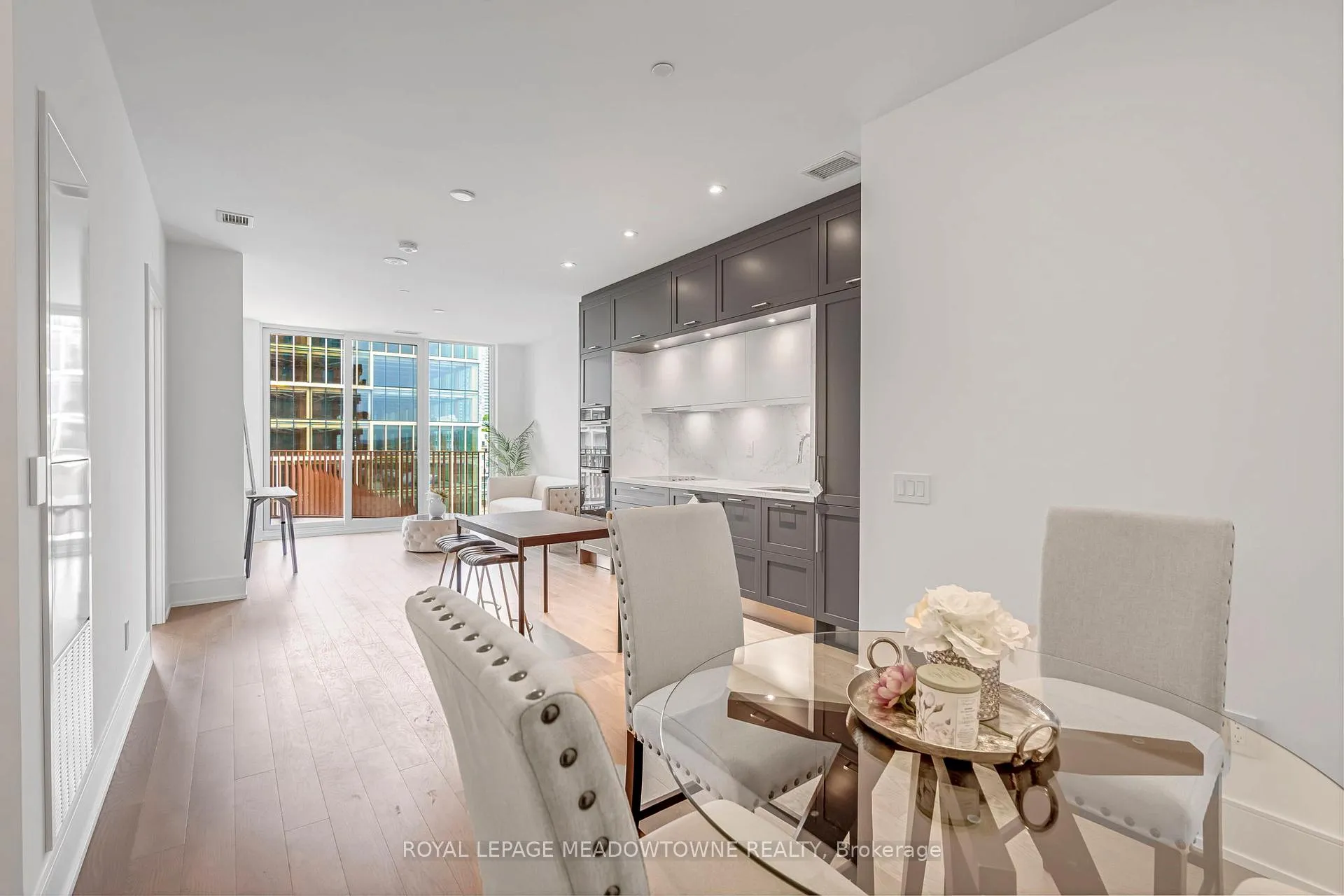 Photo 9 of Unit 826, 155 Merchants' Wharf, Toronto, Waterfront Communities — HOMEH