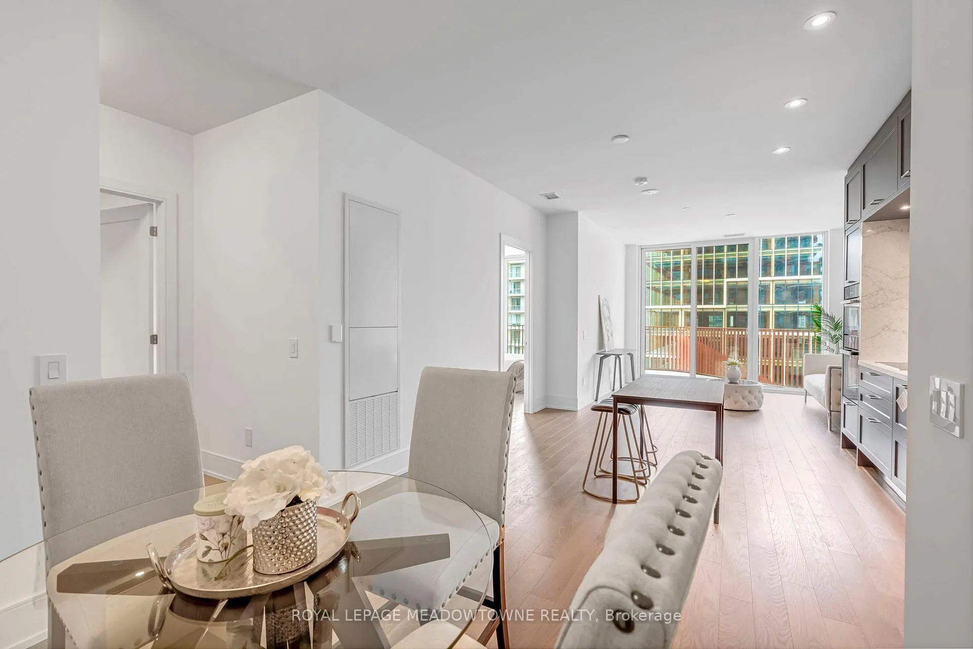 Photo 10 of Unit 826, 155 Merchants' Wharf, Toronto, Waterfront Communities — HOMEH