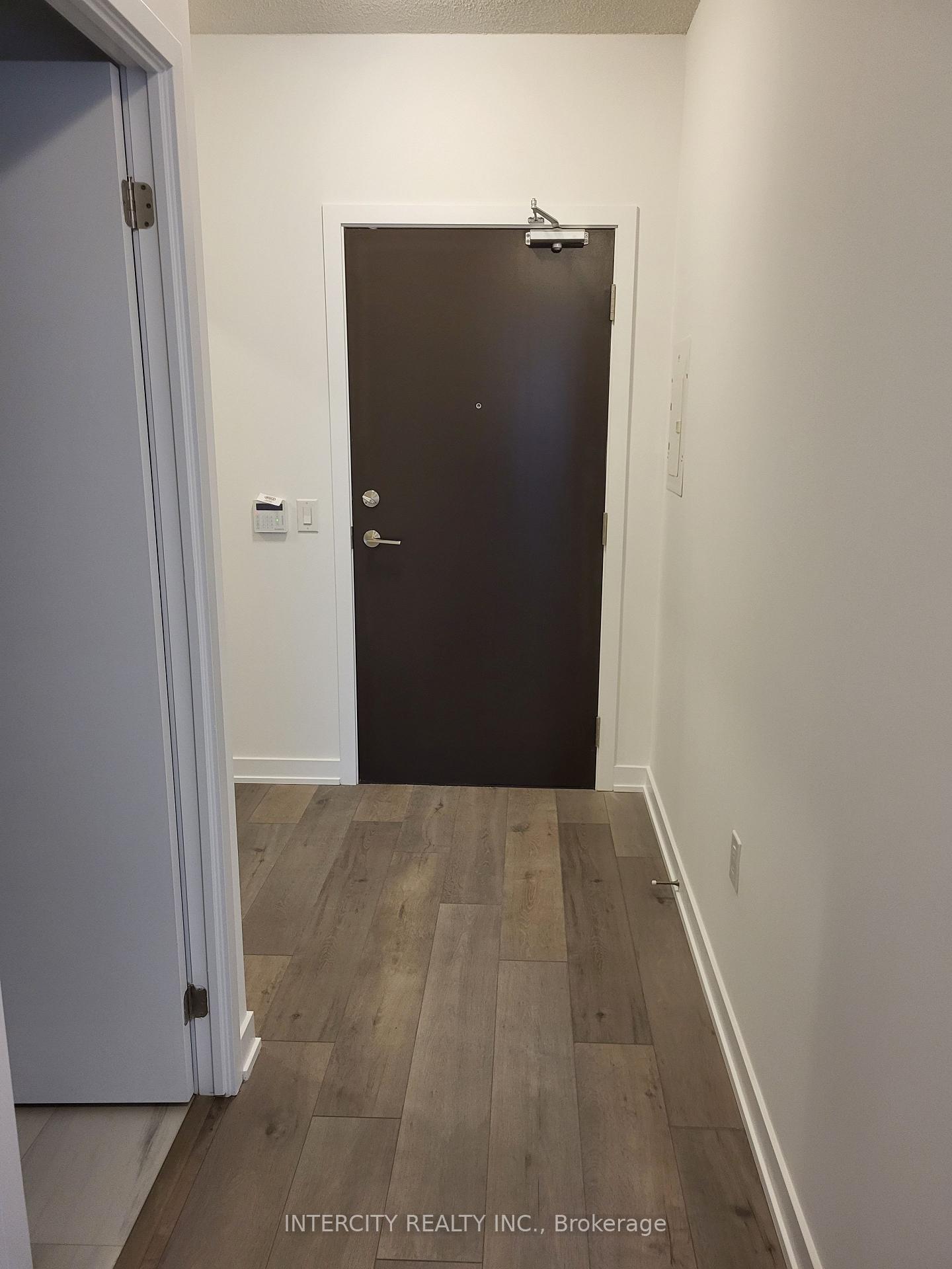 Photo 6 of Unit 718, 38 Honeycrisp Crescent, Vaughan, Vaughan Corporate Centre — HOMEH