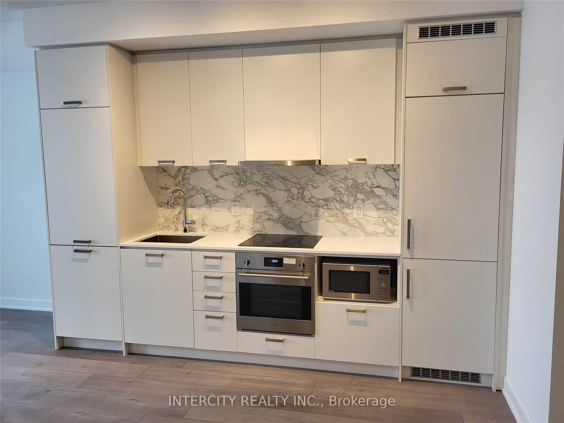 Photo 10 of Unit 718, 38 Honeycrisp Crescent, Vaughan, Vaughan Corporate Centre — HOMEH