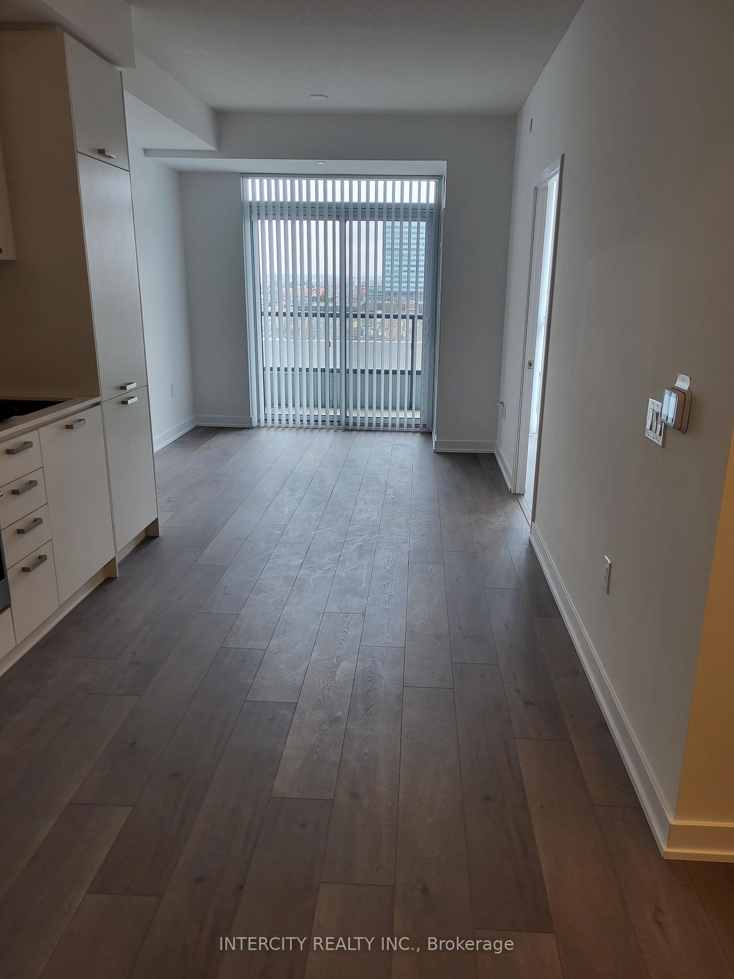 Photo 13 of Unit 718, 38 Honeycrisp Crescent, Vaughan, Vaughan Corporate Centre — HOMEH