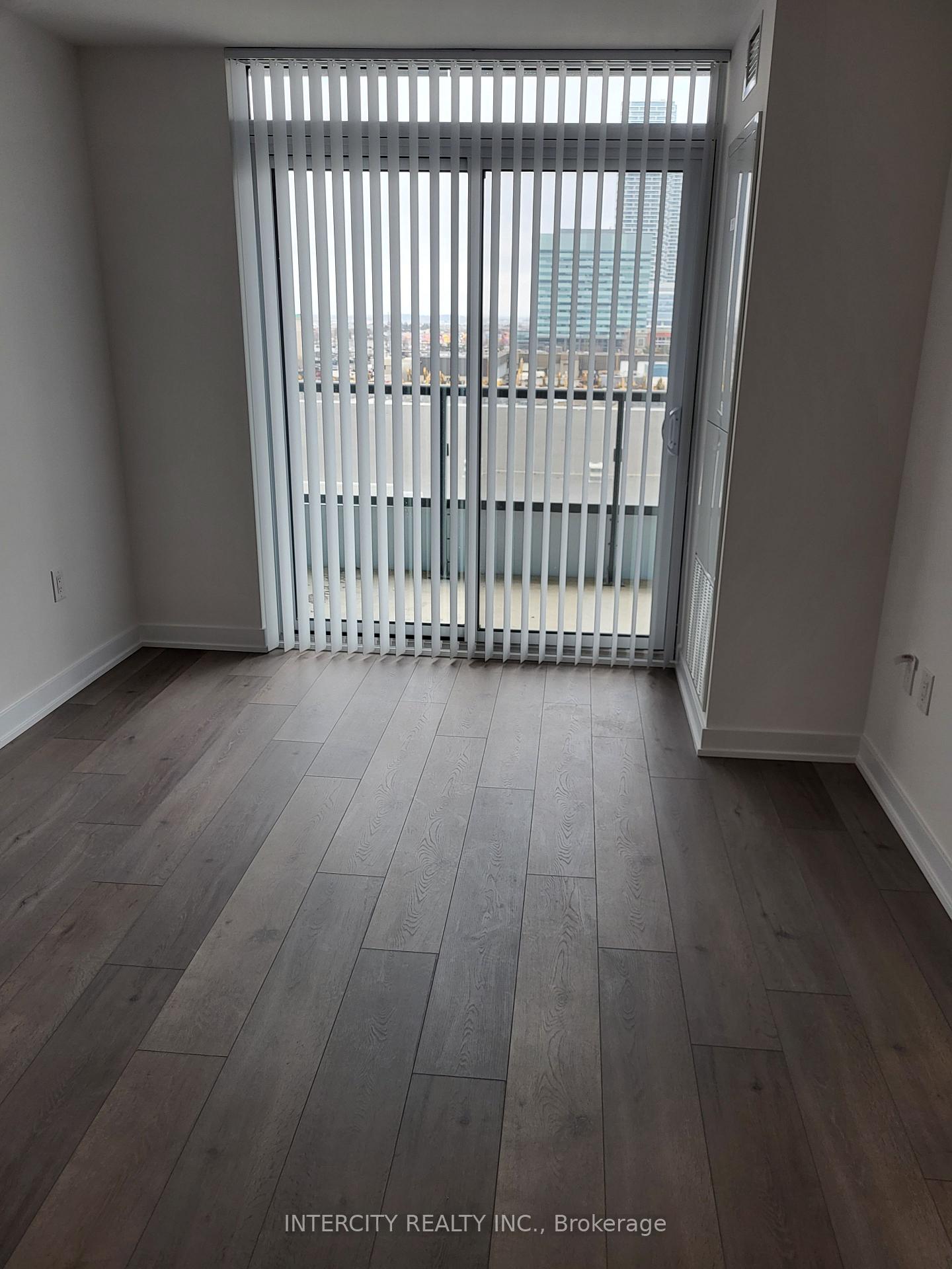 Photo 14 of Unit 718, 38 Honeycrisp Crescent, Vaughan, Vaughan Corporate Centre — HOMEH