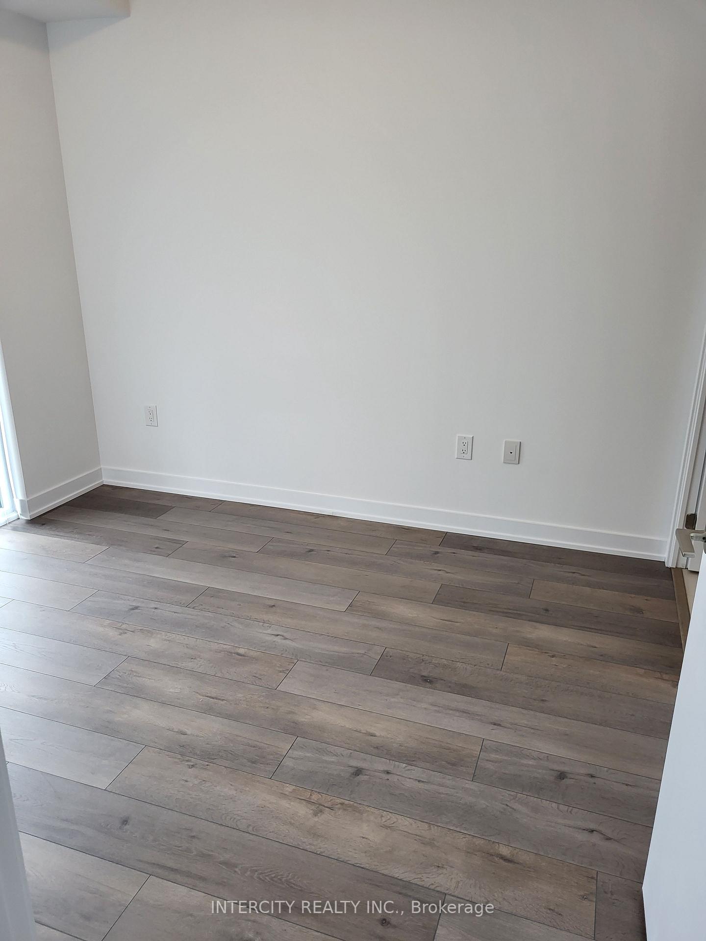 Photo 16 of Unit 718, 38 Honeycrisp Crescent, Vaughan, Vaughan Corporate Centre — HOMEH