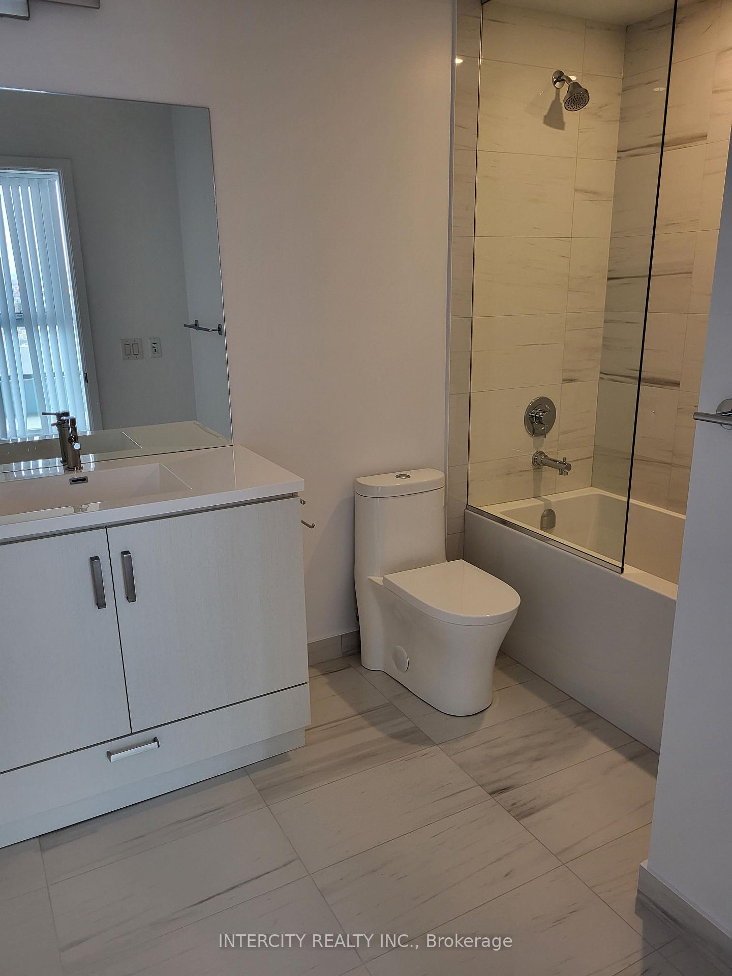 Photo 18 of Unit 718, 38 Honeycrisp Crescent, Vaughan, Vaughan Corporate Centre — HOMEH