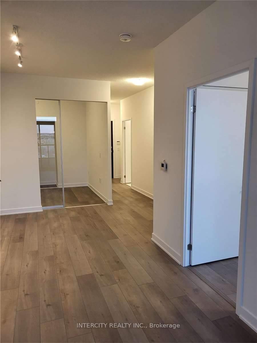 Photo 20 of Unit 718, 38 Honeycrisp Crescent, Vaughan, Vaughan Corporate Centre — HOMEH