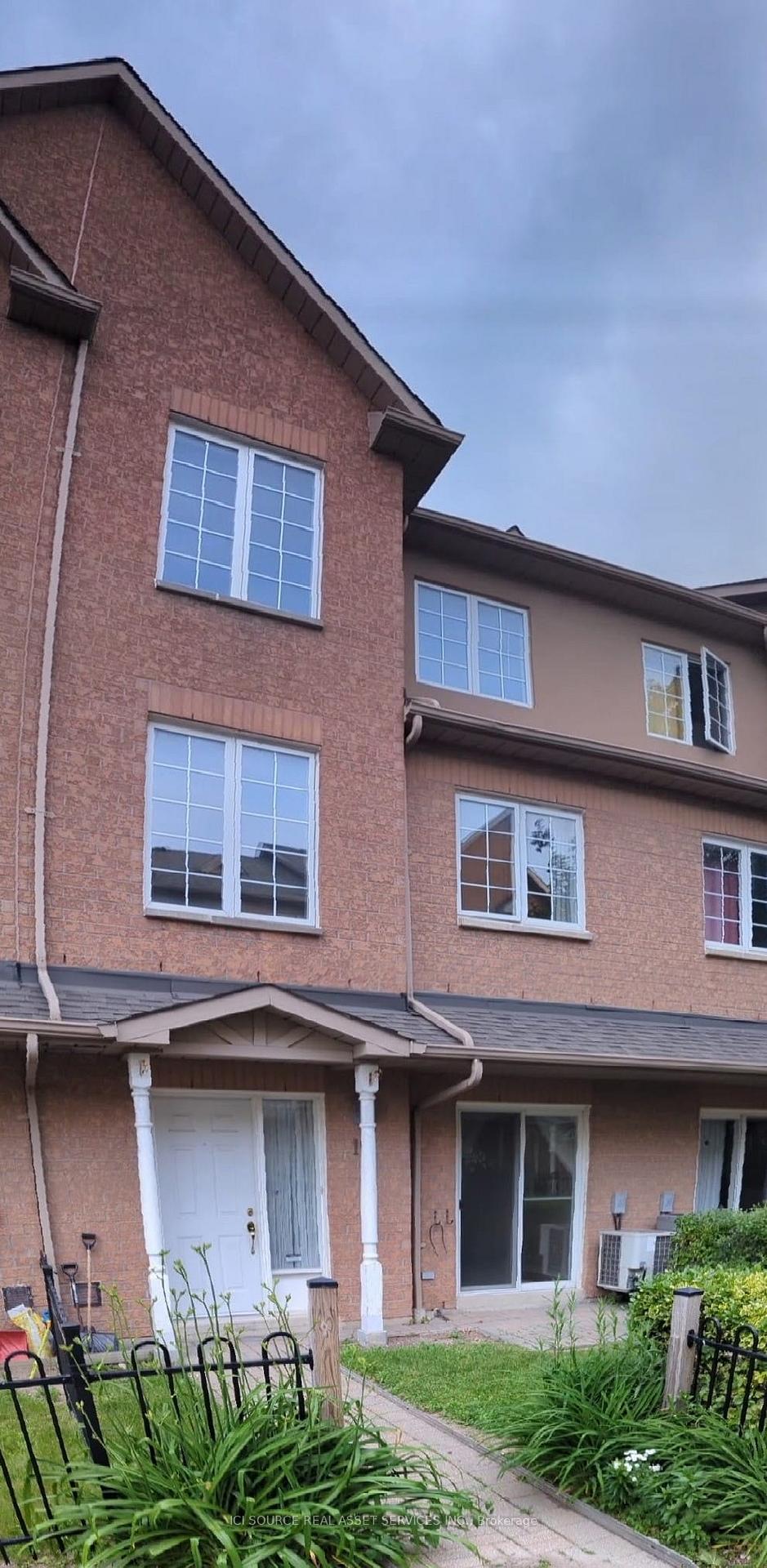 Photo 1 of Unit 10, 4 Cox Boulevard, Markham, Unionville — HOMEH