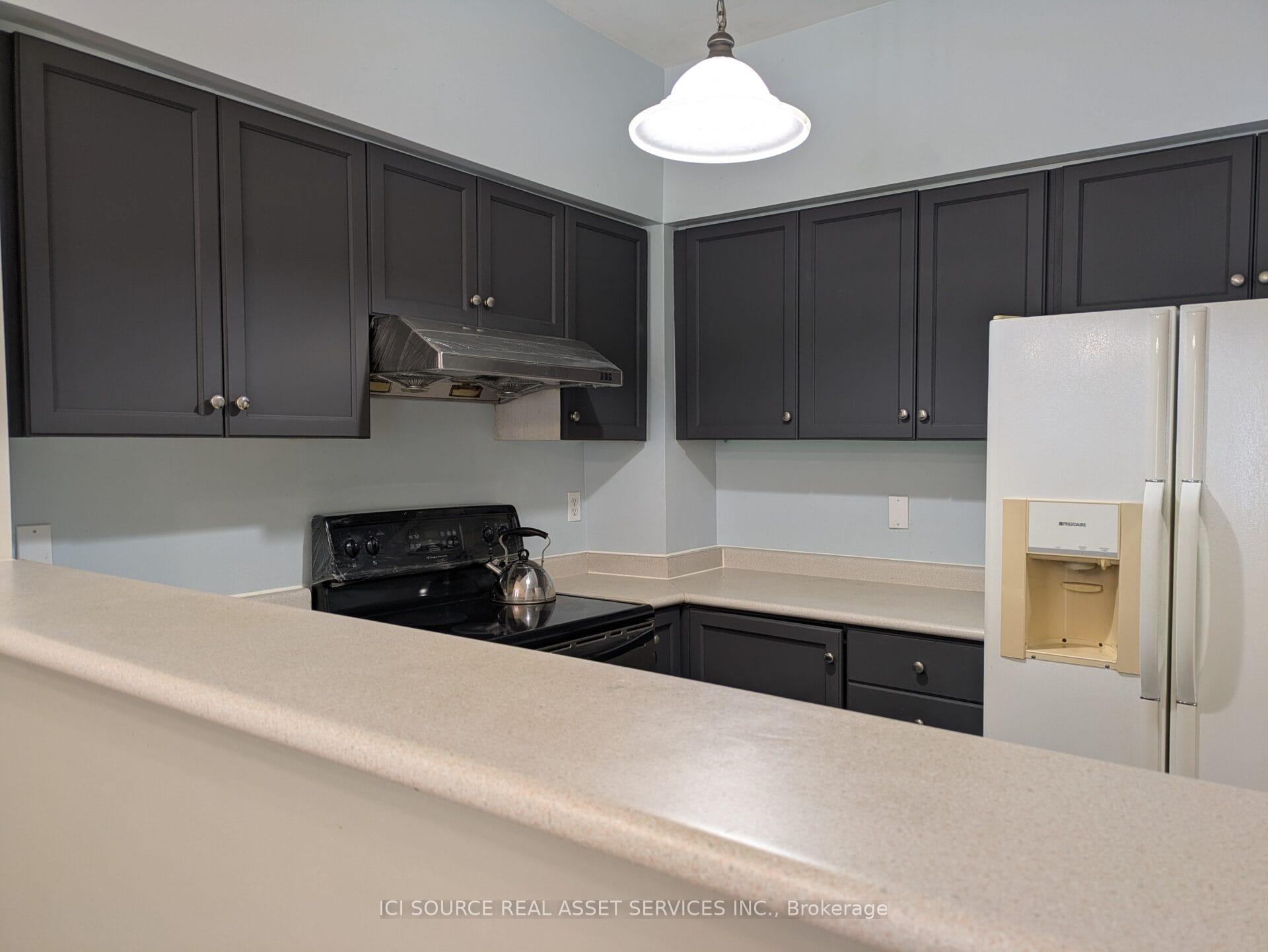 Photo 4 of Unit 10, 4 Cox Boulevard, Markham, Unionville — HOMEH