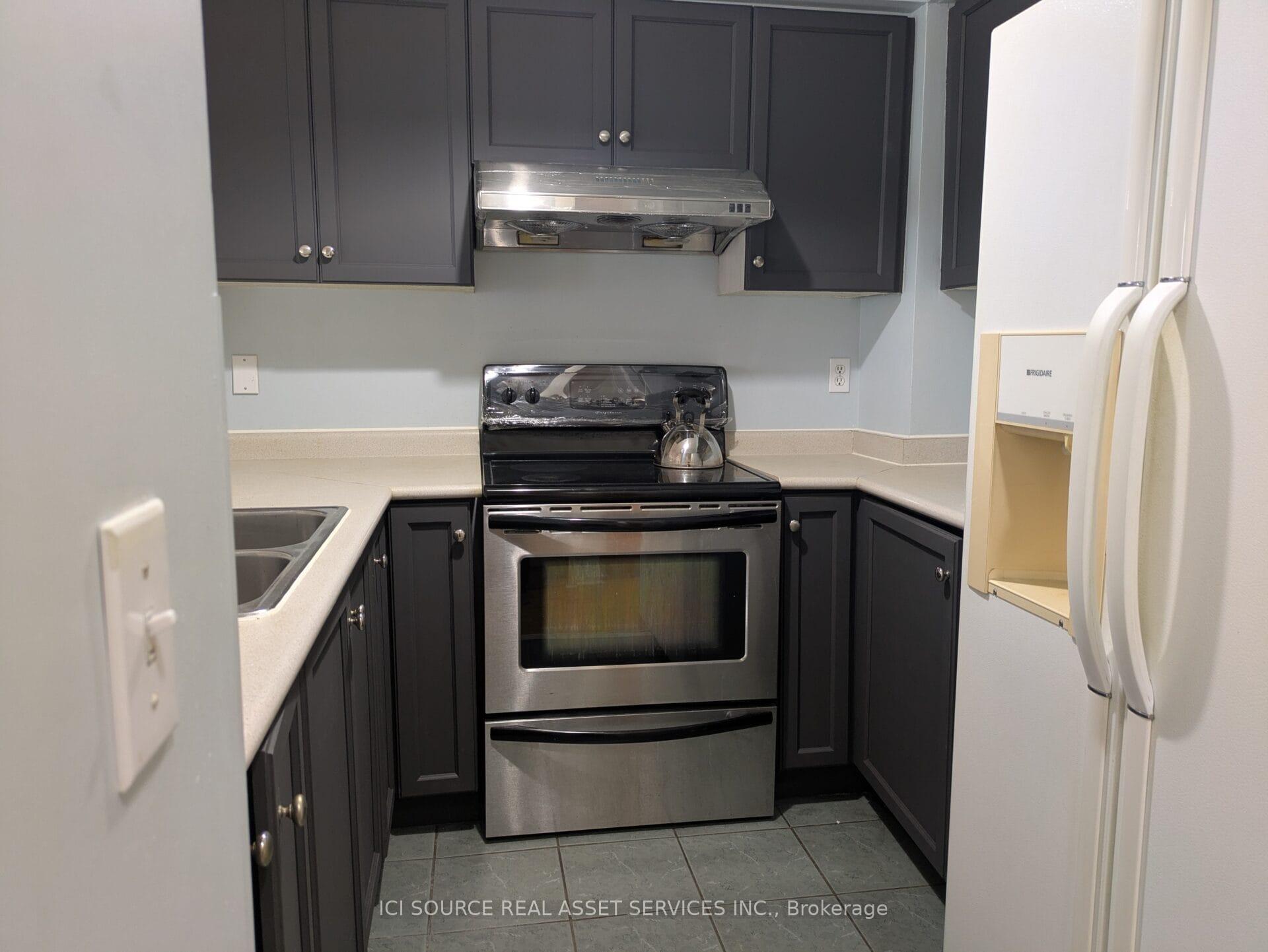 Photo 5 of Unit 10, 4 Cox Boulevard, Markham, Unionville — HOMEH