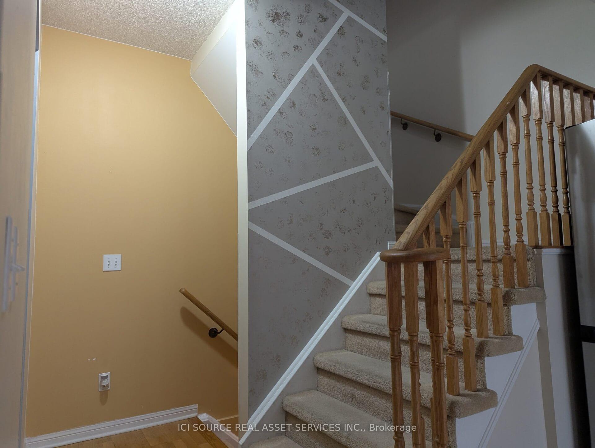 Photo 7 of Unit 10, 4 Cox Boulevard, Markham, Unionville — HOMEH