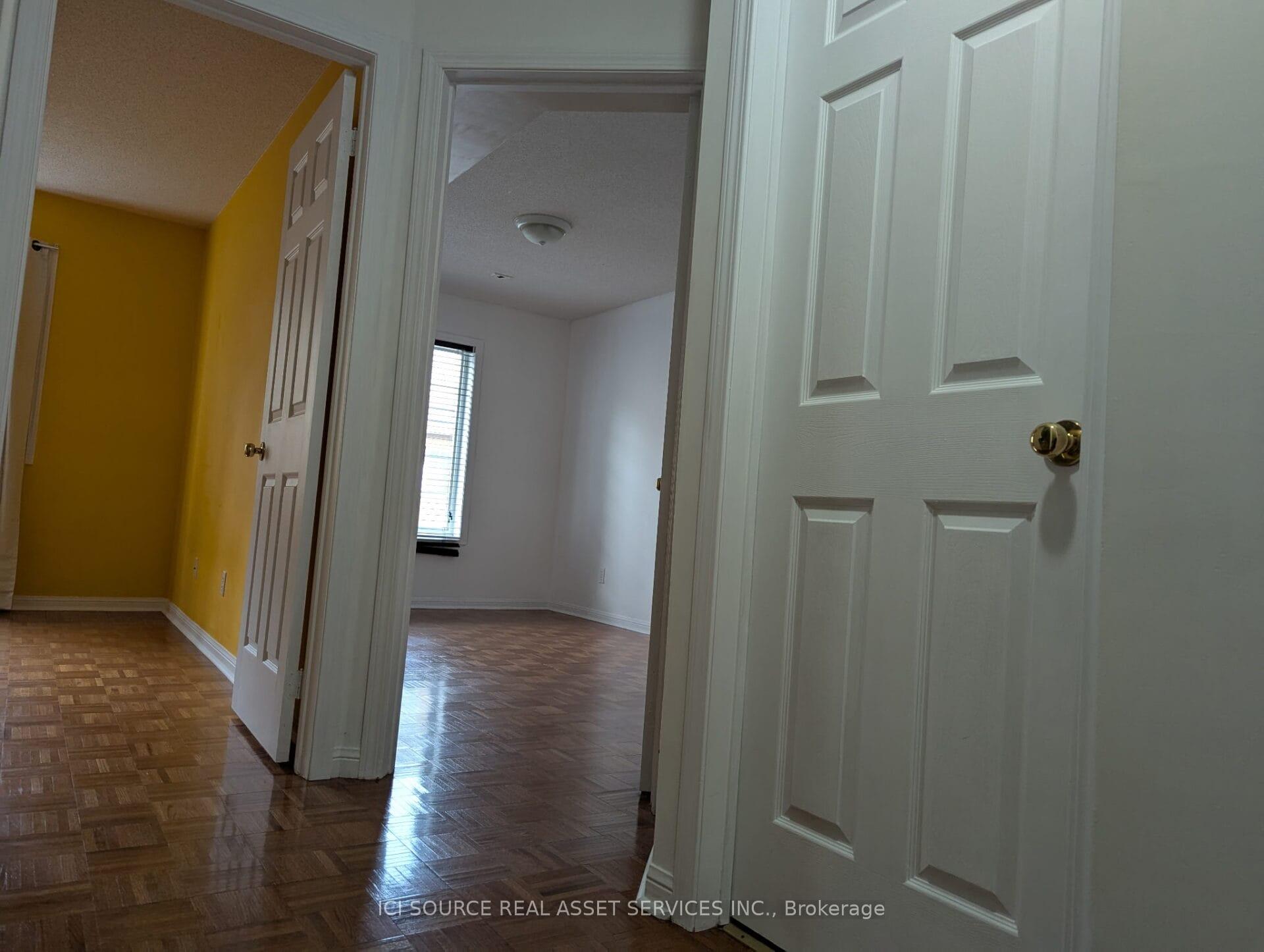 Photo 8 of Unit 10, 4 Cox Boulevard, Markham, Unionville — HOMEH