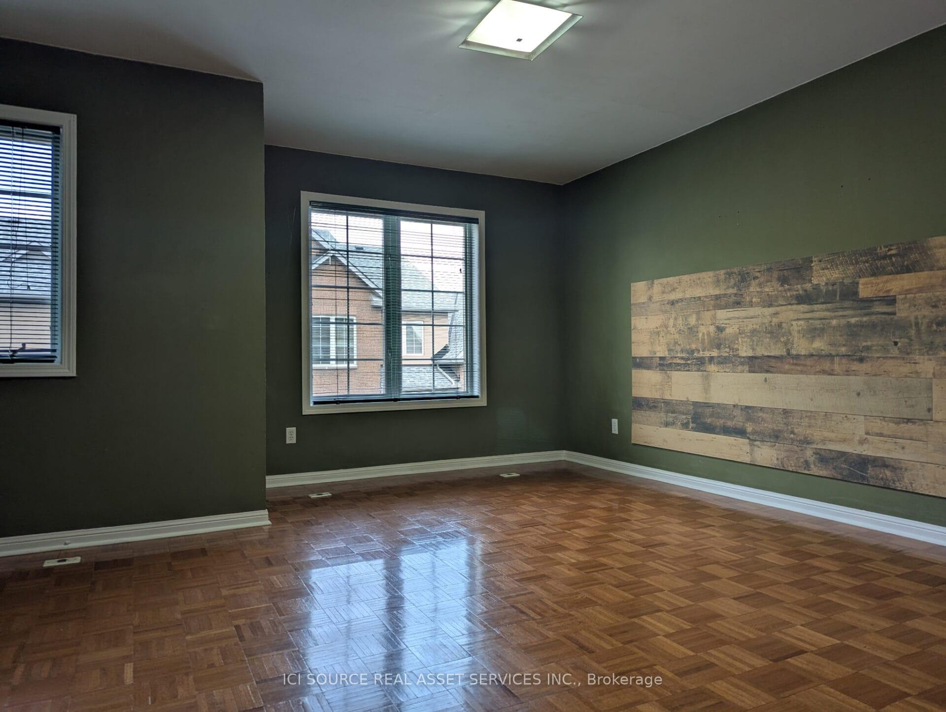 Photo 12 of Unit 10, 4 Cox Boulevard, Markham, Unionville — HOMEH