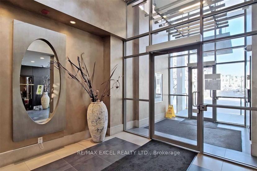Photo 3 of Unit 110, 1 Upper Duke Crescent, Markham, Unionville — HOMEH
