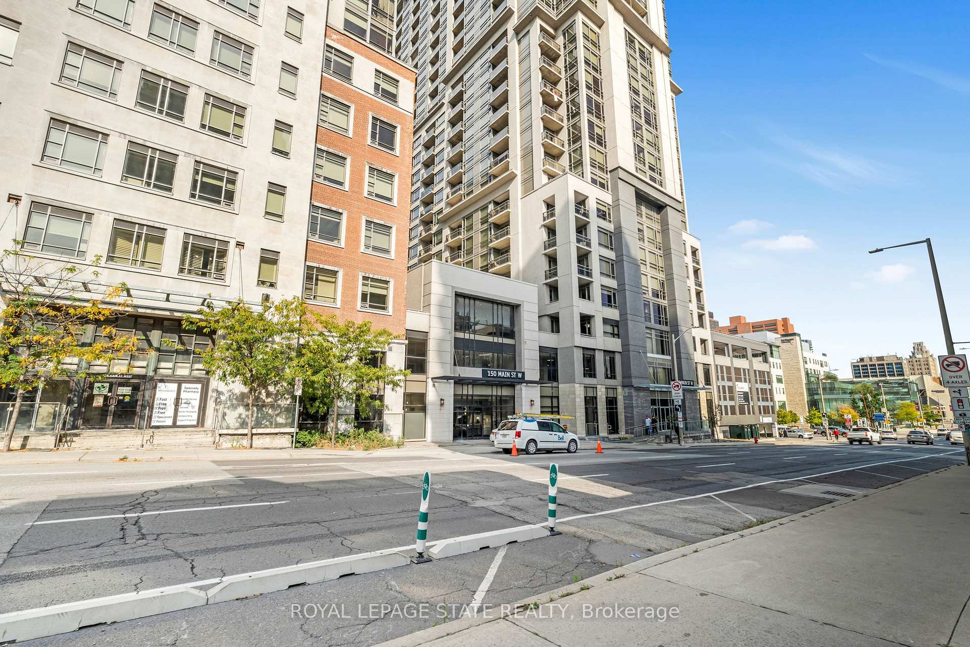 Photo 2 of Unit 910, 150 main Street W, Hamilton, Central — HOMEH
