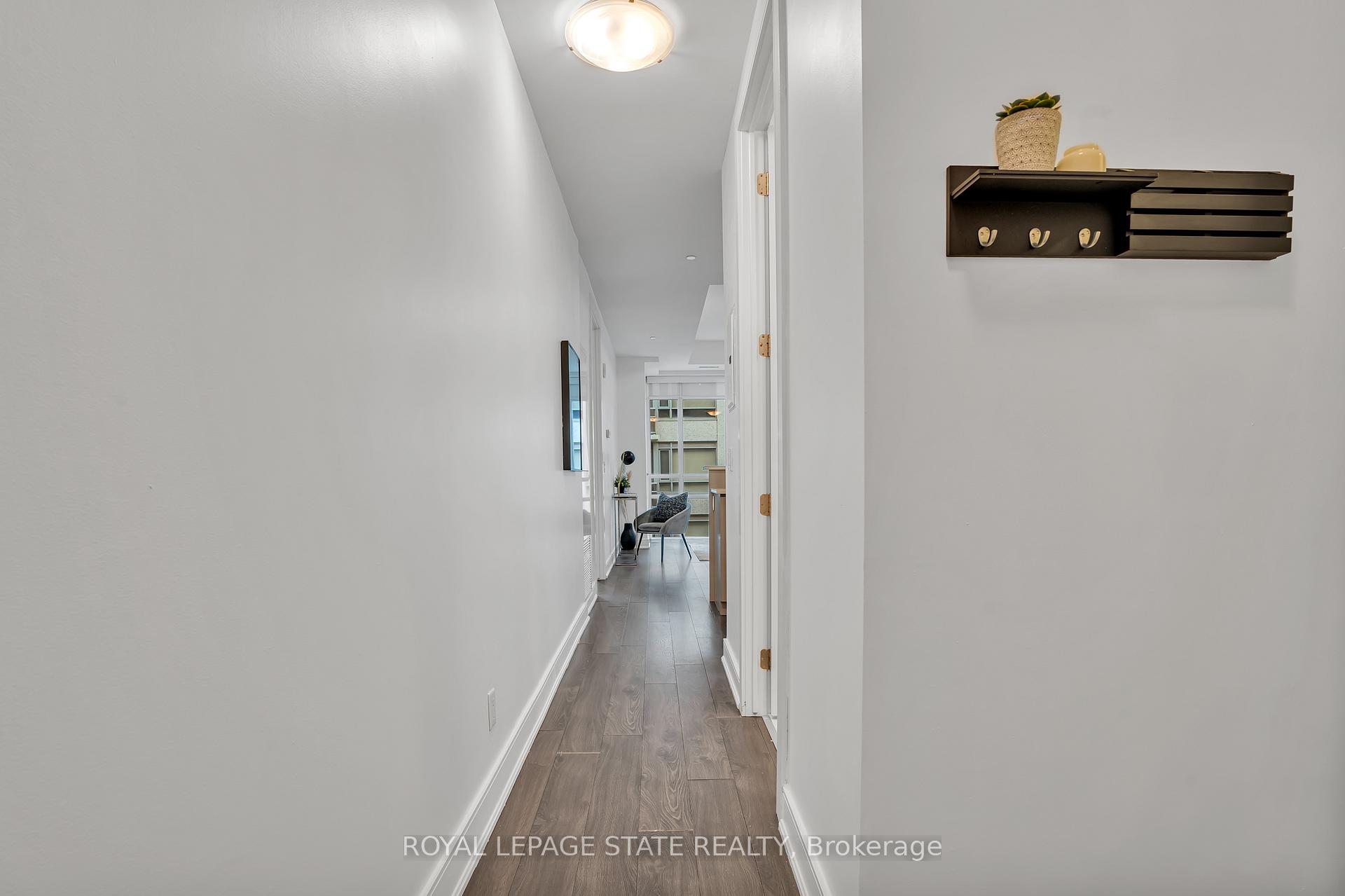 Photo 6 of Unit 910, 150 main Street W, Hamilton, Central — HOMEH