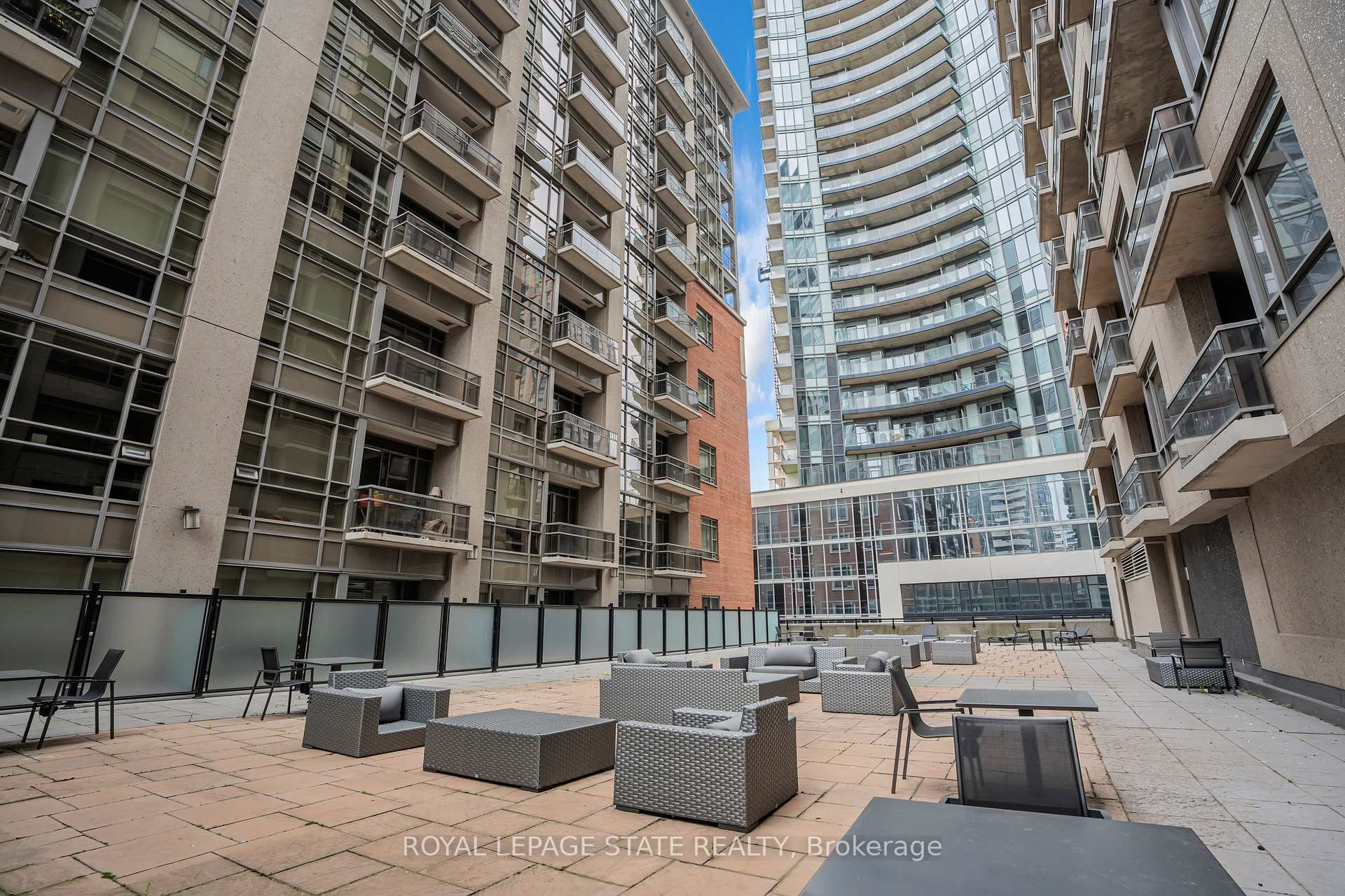 Photo 20 of Unit 910, 150 main Street W, Hamilton, Central — HOMEH