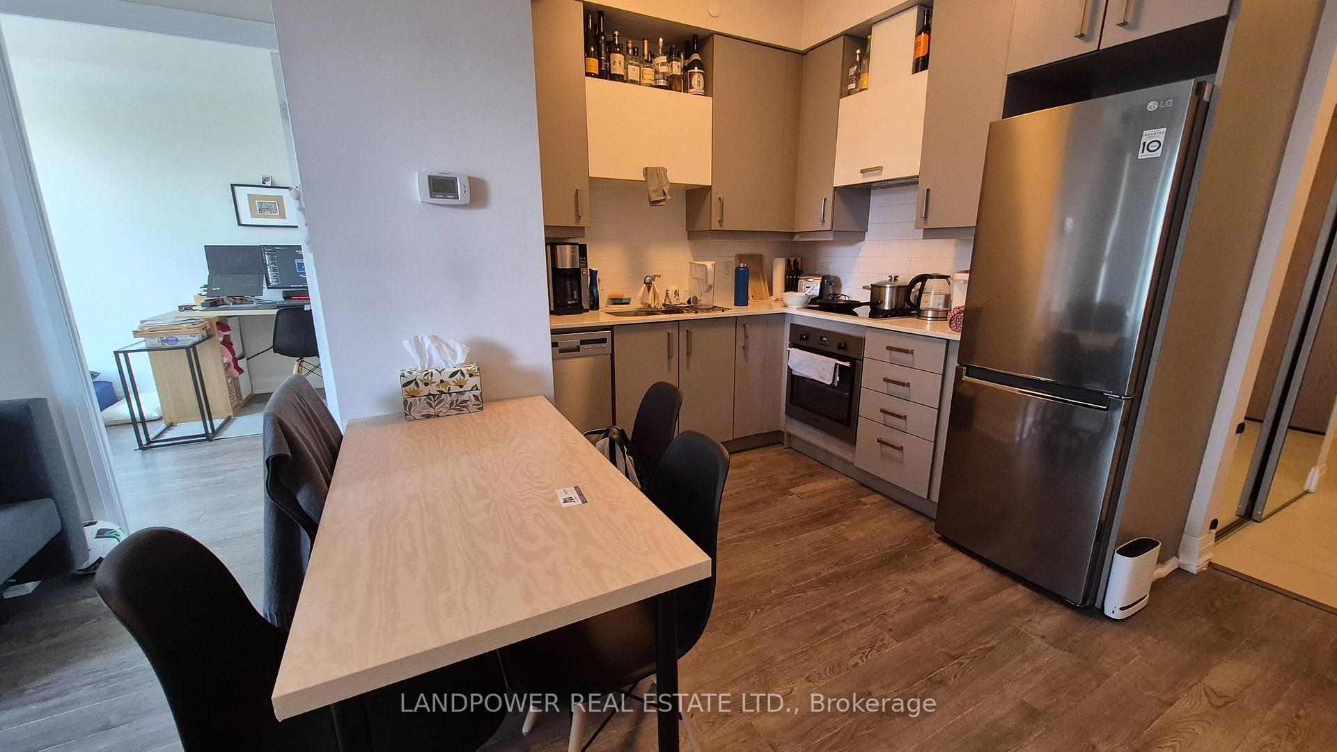 Photo 7 of Unit 703, 28 Uptown Drive, Markham, Unionville — HOMEH