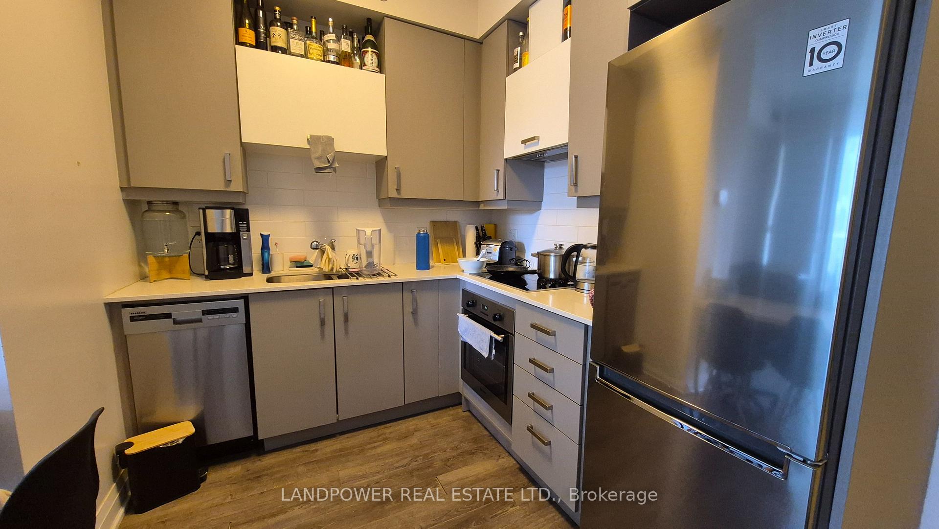 Photo 8 of Unit 703, 28 Uptown Drive, Markham, Unionville — HOMEH