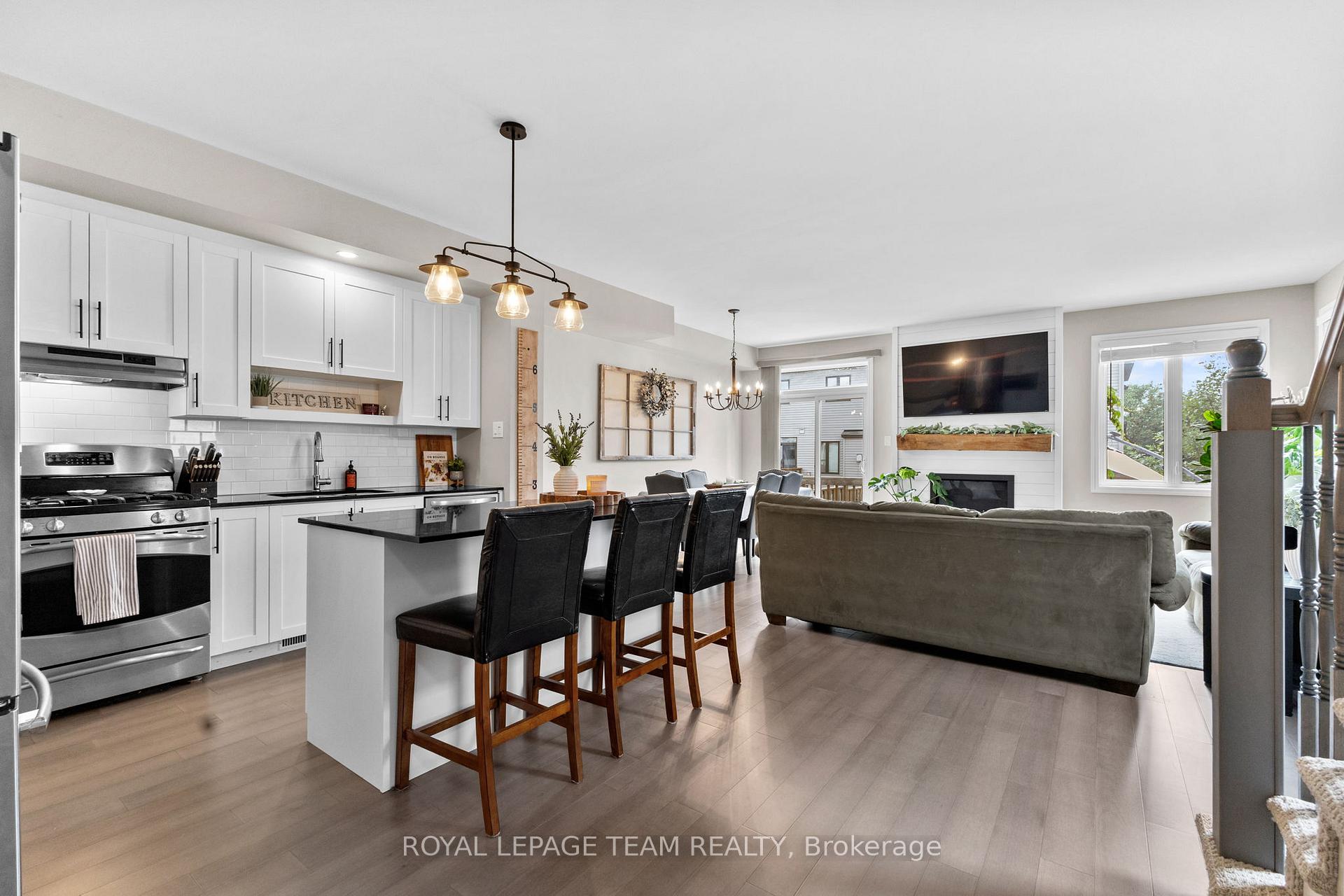 Photo 5 of 270 Munro Street, Carleton Place — HOMEH