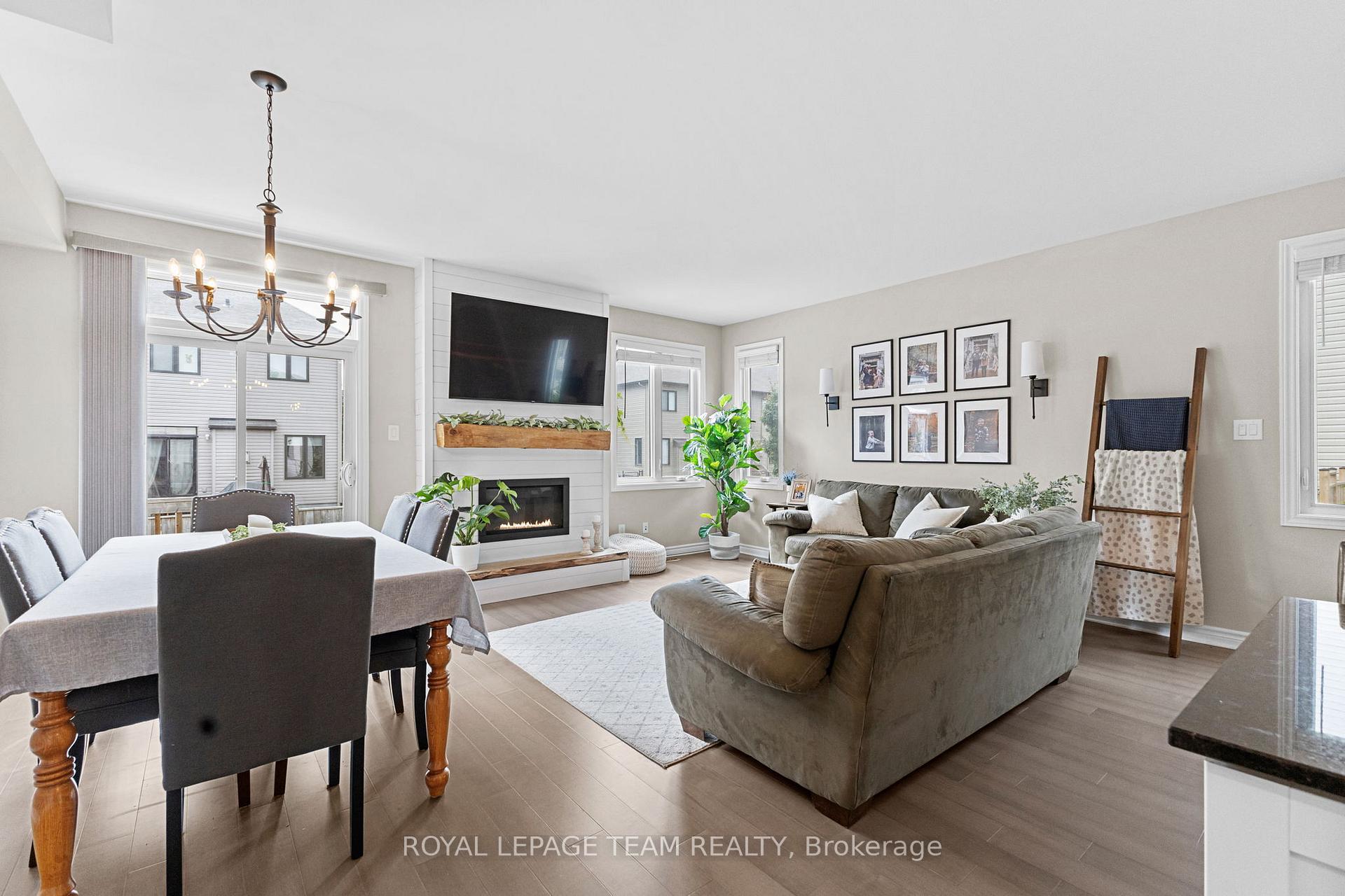 Photo 10 of 270 Munro Street, Carleton Place — HOMEH