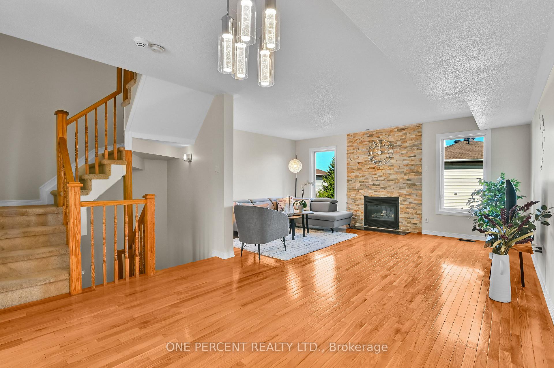 Photo 10 of 2572 Alanis Private, Ottawa, Emerald Woods/Sawmill Creek — HOMEH