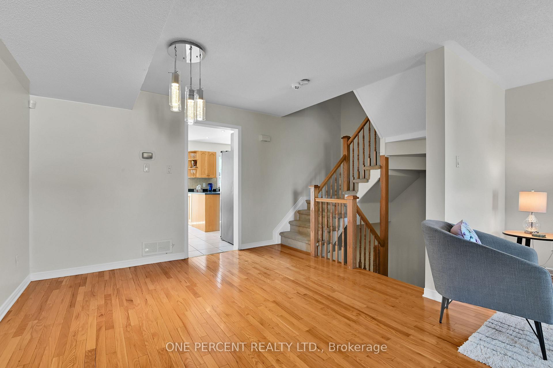 Photo 11 of 2572 Alanis Private, Ottawa, Emerald Woods/Sawmill Creek — HOMEH