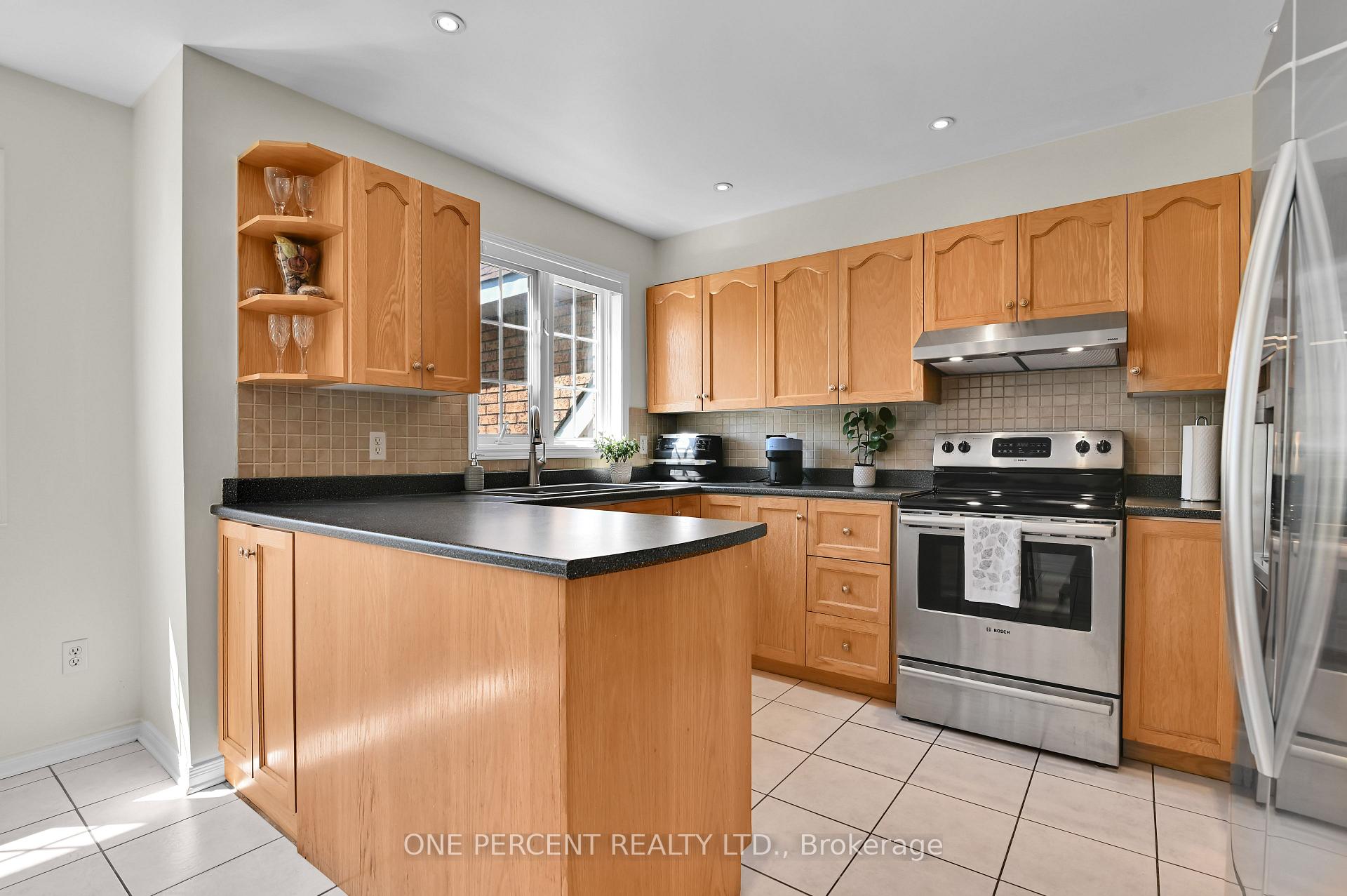 Photo 15 of 2572 Alanis Private, Ottawa, Emerald Woods/Sawmill Creek — HOMEH