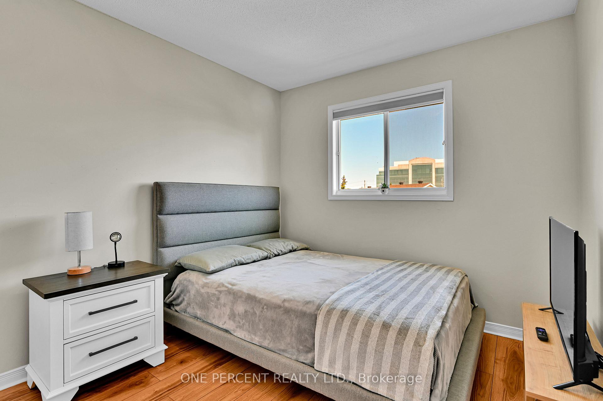 Photo 22 of 2572 Alanis Private, Ottawa, Emerald Woods/Sawmill Creek — HOMEH