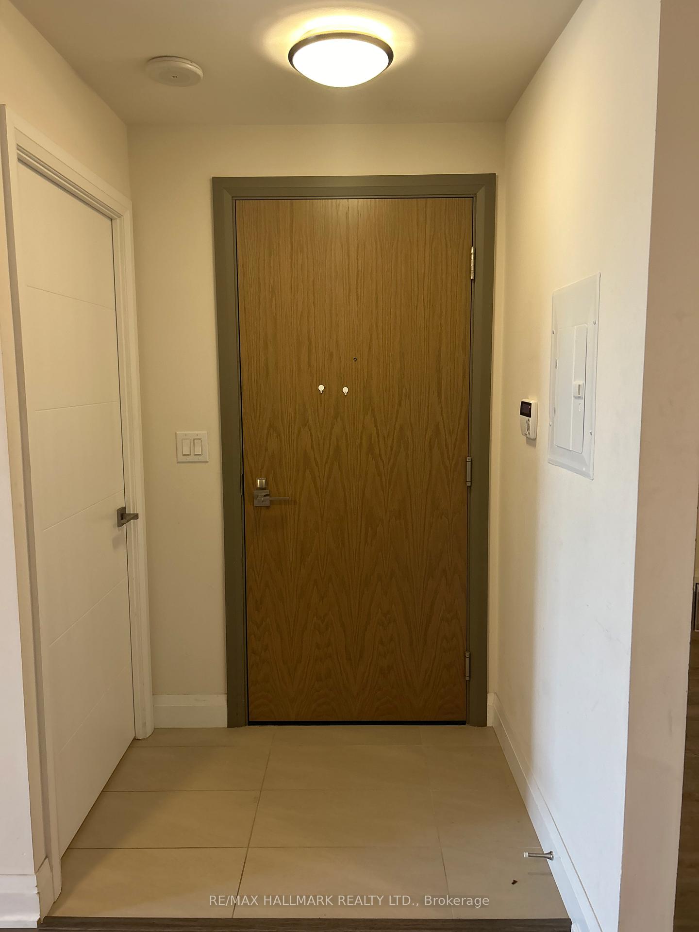 Photo 4 of Unit 323, 18 Uptown Drive, Markham, Unionville — HOMEH
