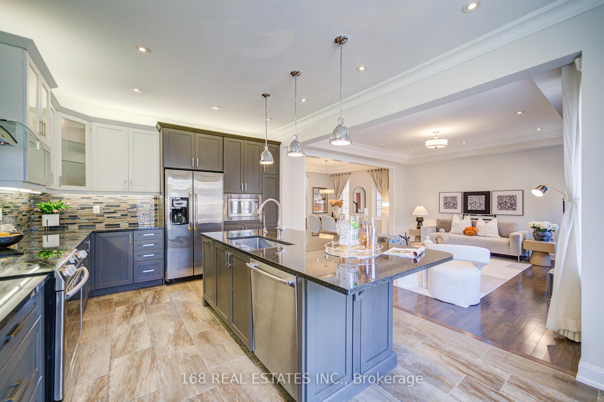 Photo 5 of 392 Thomas Philips Drive, Aurora, Rural Aurora — HOMEH